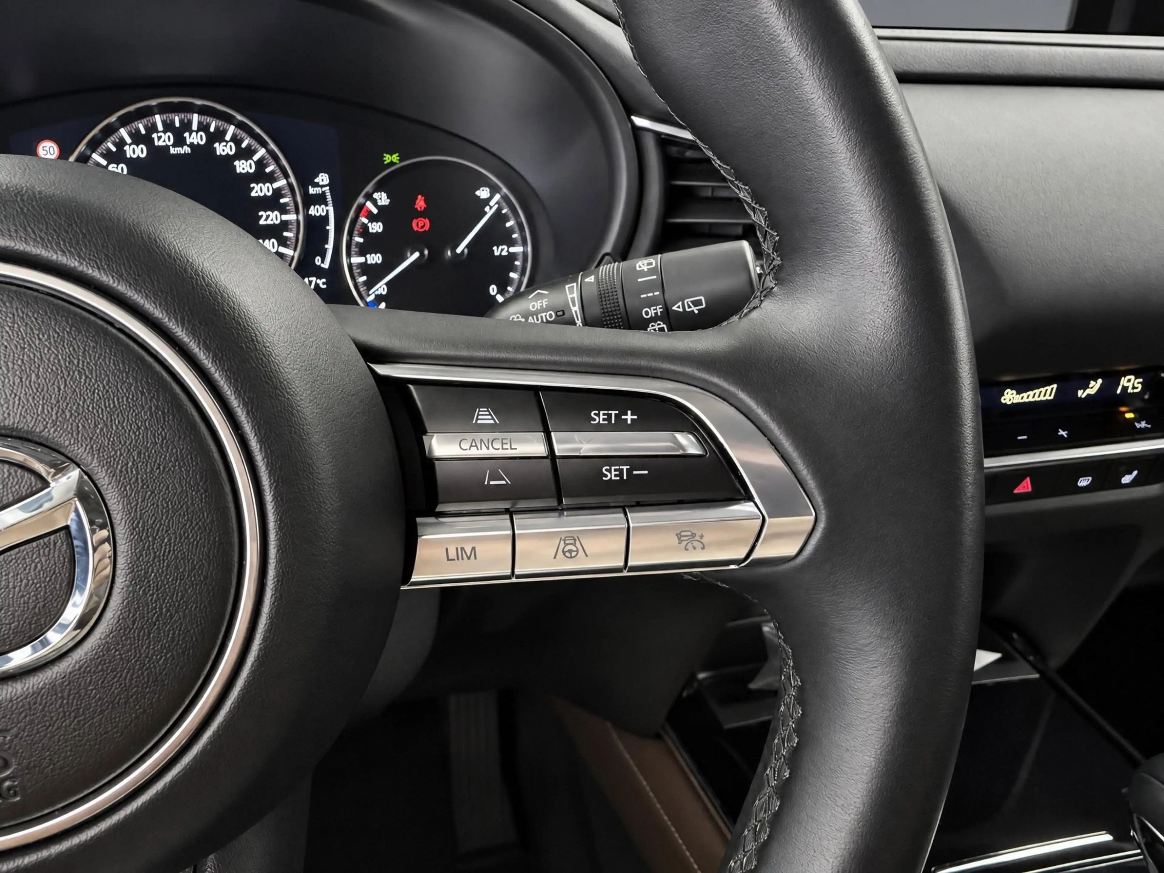 Mazda CX-30 2.0 e-SkyActiv-X M Hybrid Luxury |NAP|HUD| — photo 6