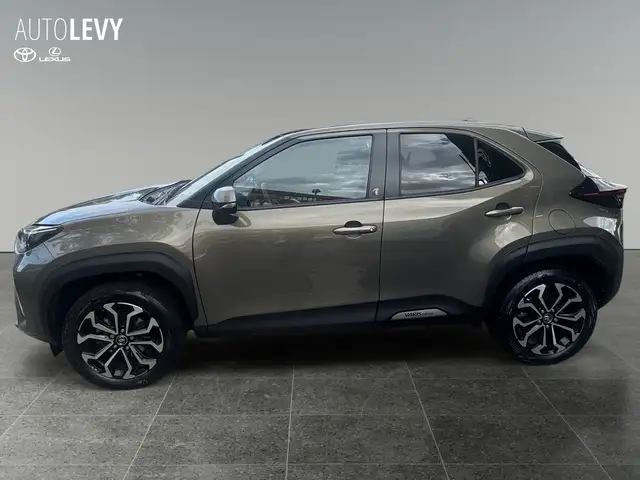 Toyota Yaris Cross view 3