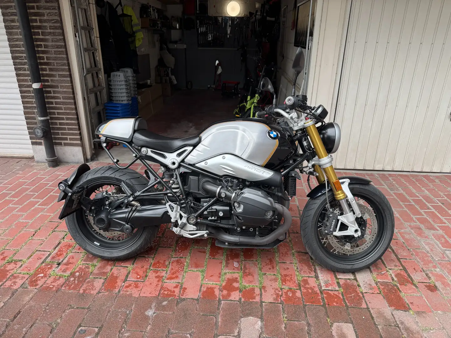 BMW R nineT - 1