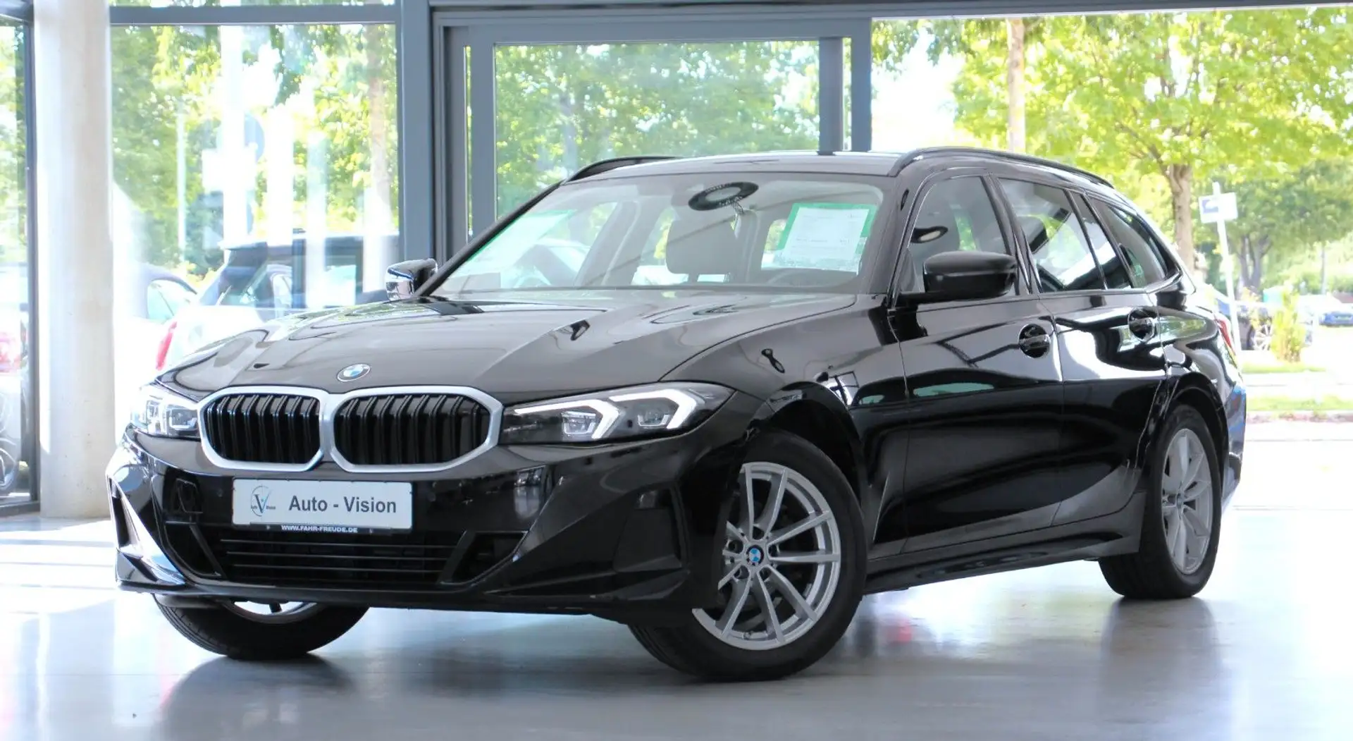 BMW 318 i Aut. (G21) Facelift *Widescreen Display Noir - 1