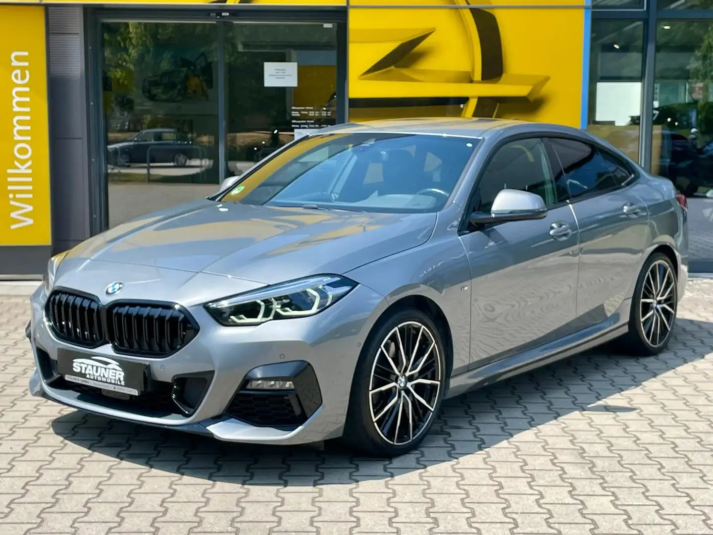 BMW 220 d M Sport Gran Coupe *LED*R-KAMERA*SHZ*LHZ*HiFi* Grau - 2
