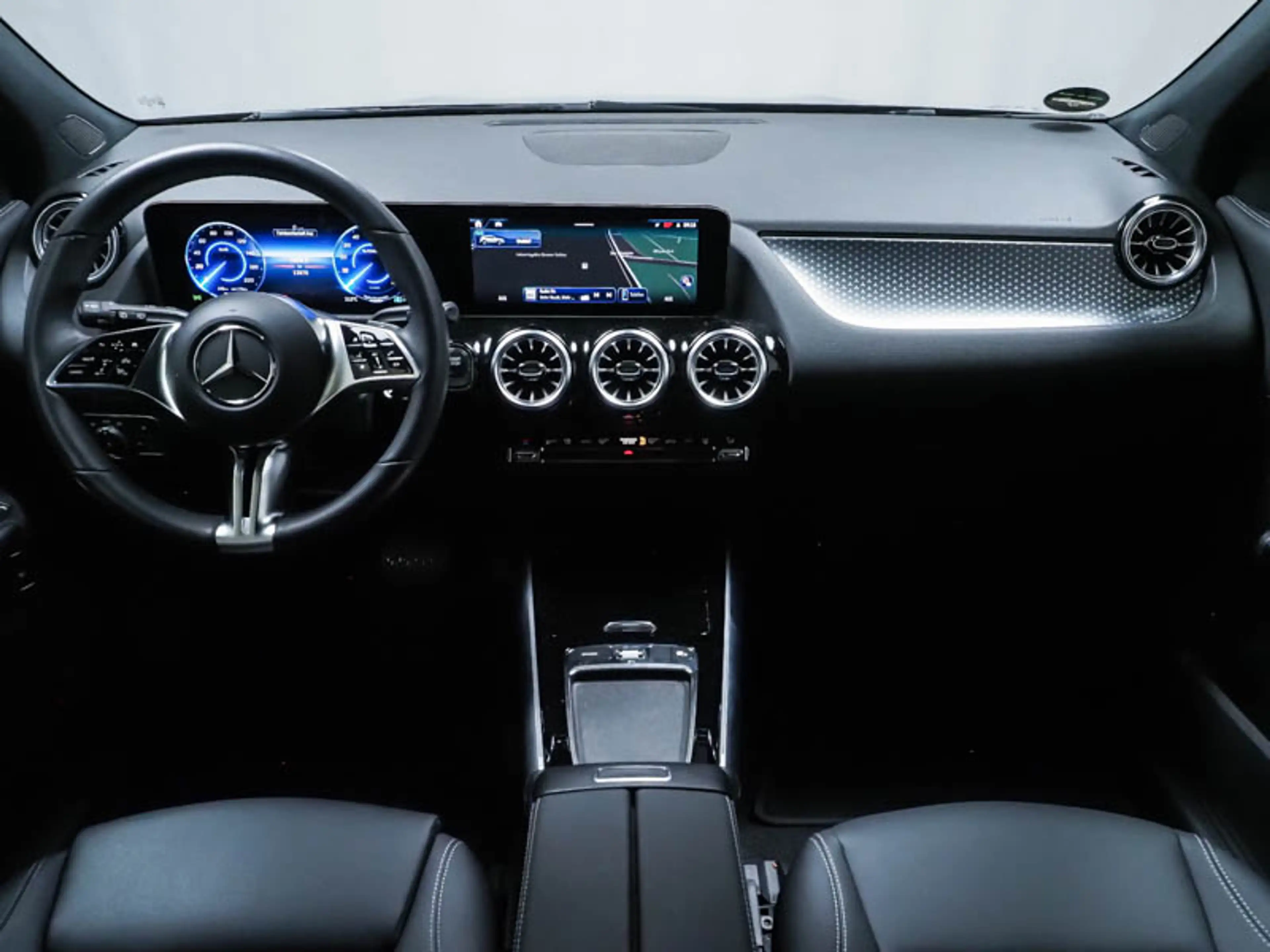 Mercedes-Benz EQA 350 4M Progressive/LED/360/Pano/Distr/Winter — photo 6