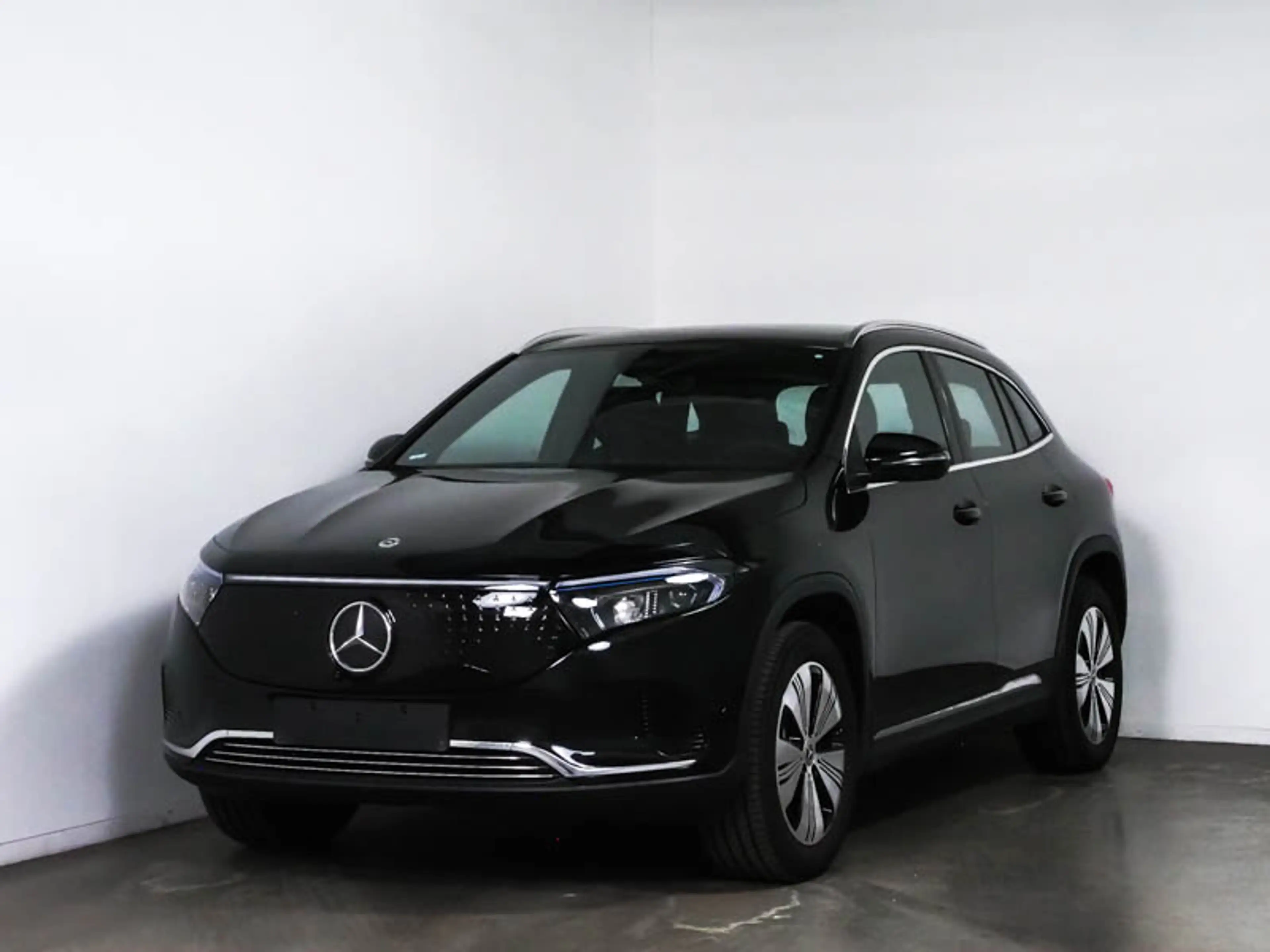 Mercedes-Benz EQA 350 4M Progressive/LED/360/Pano/Distr/Winter — photo 2