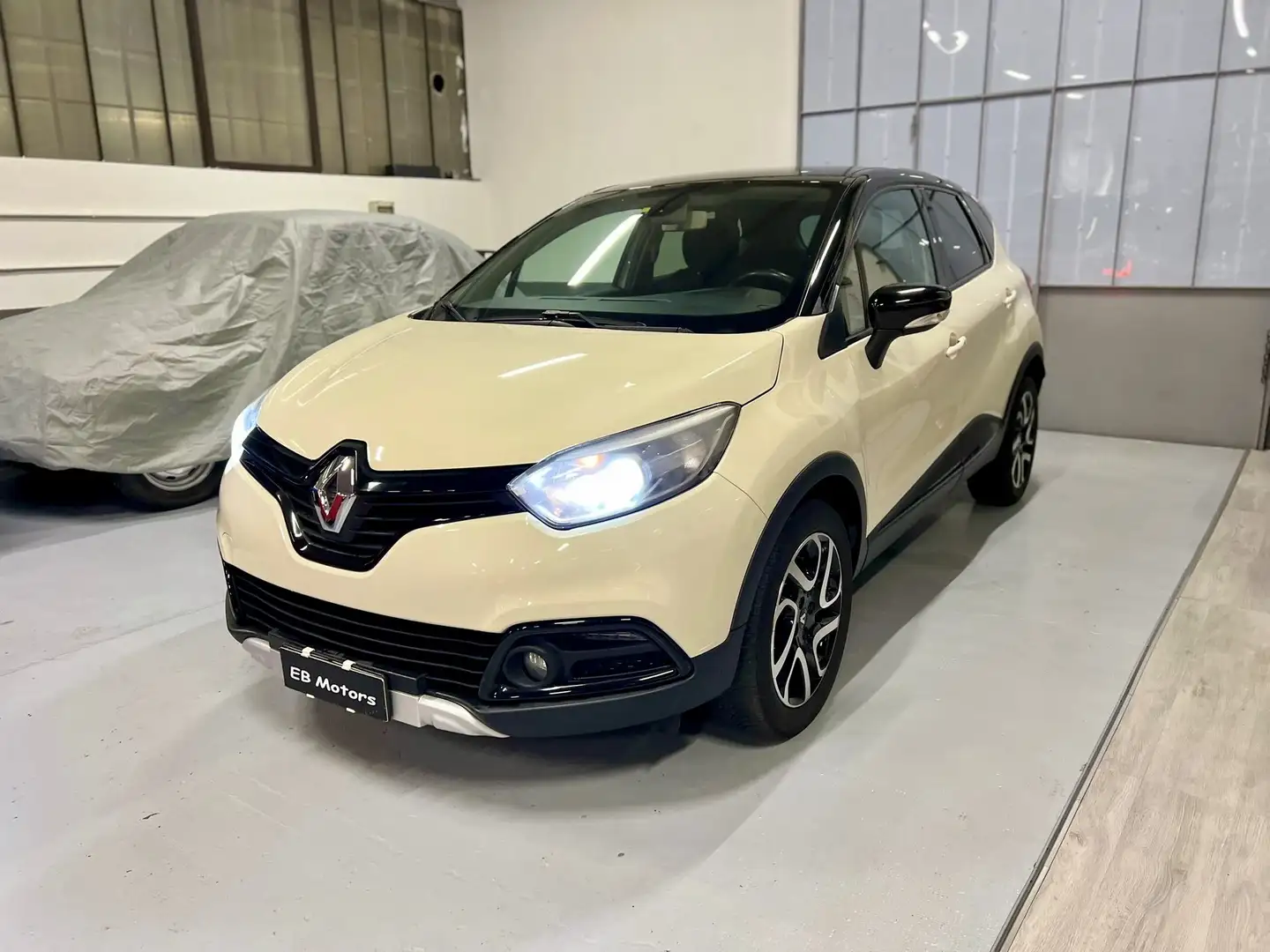 Renault Captur 0.9 TCE 90cv Intens Energy R-Link E6 Beige - 2