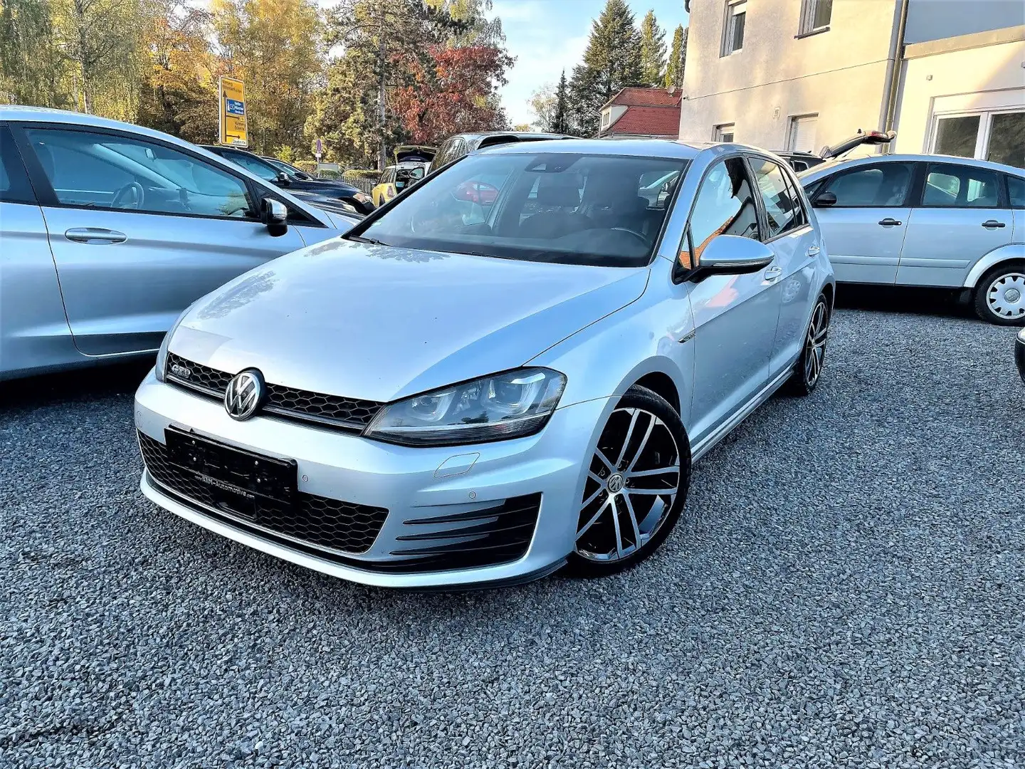 Volkswagen Golf VII Lim. GTD/ACC/NAVI/XENON/SOUNDM/1.HAND!! Silber - 1