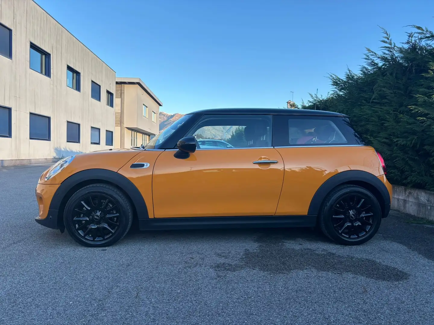 MINI Cooper D 1.5 Hype 3p - 2