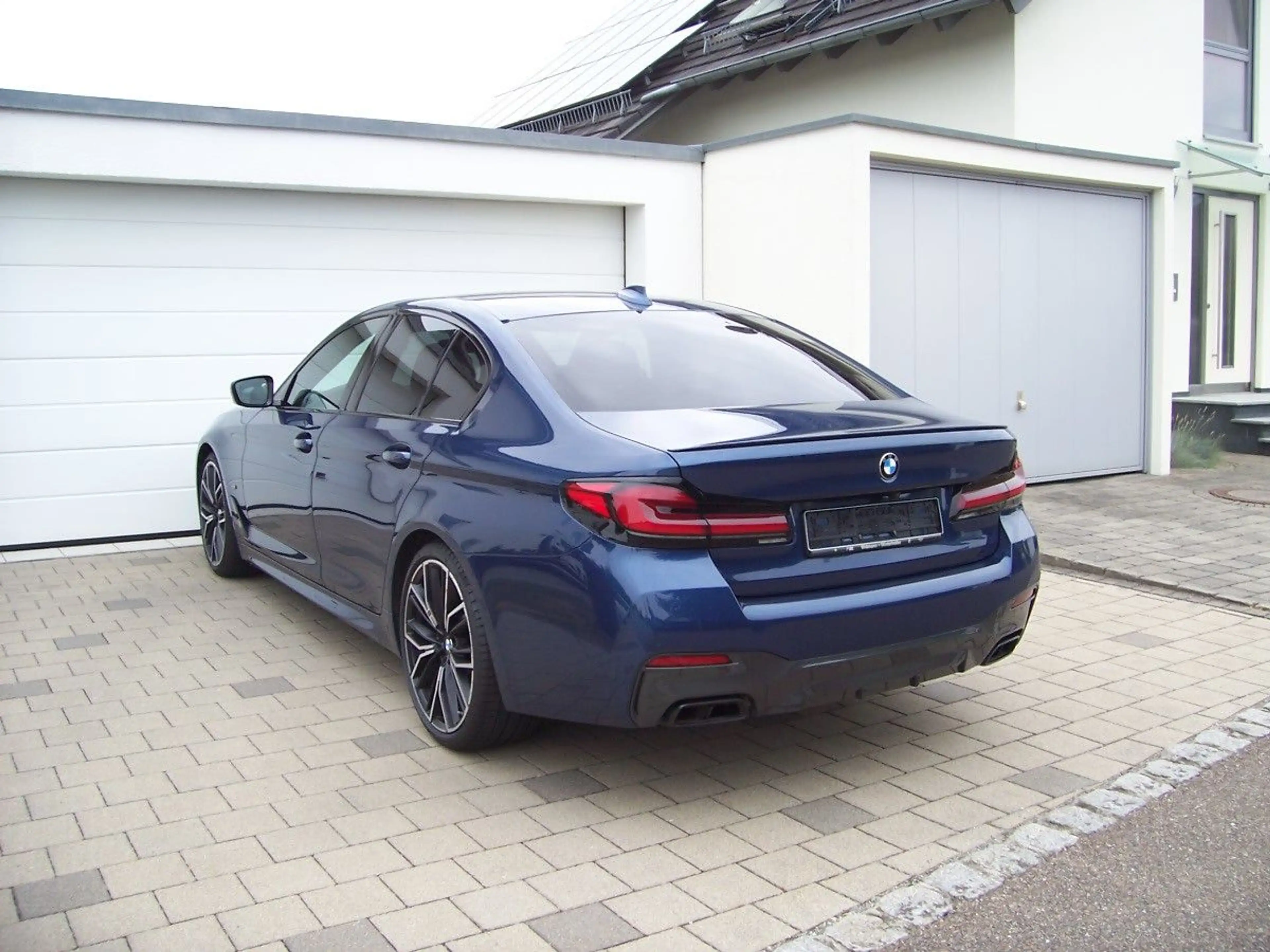 BMW 550 i xDrive Head/ACC/F-Parken/360°/Laser/20/IHd — photo 4