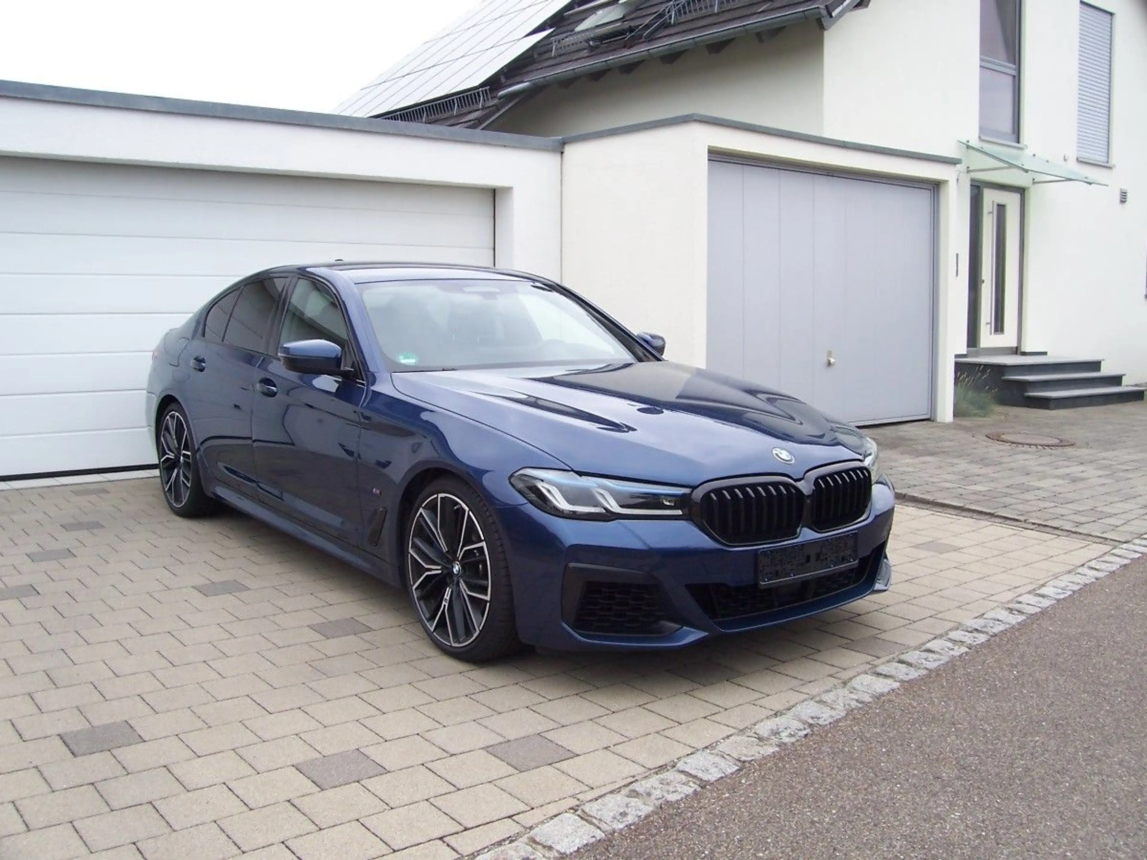 BMW 550 i xDrive Head/ACC/F-Parken/360°/Laser/20/IHd — photo 6