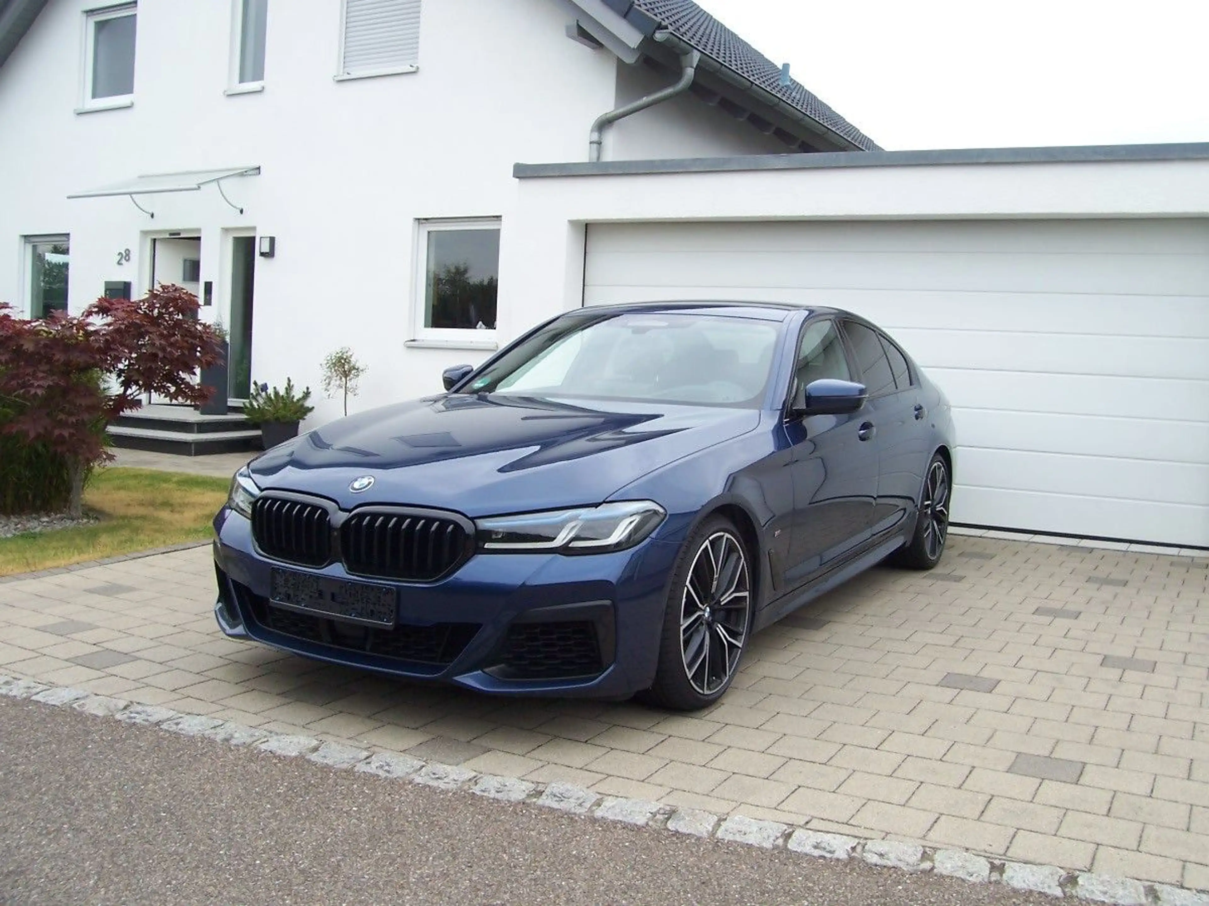 BMW 550 i xDrive Head/ACC/F-Parken/360°/Laser/20/IHd