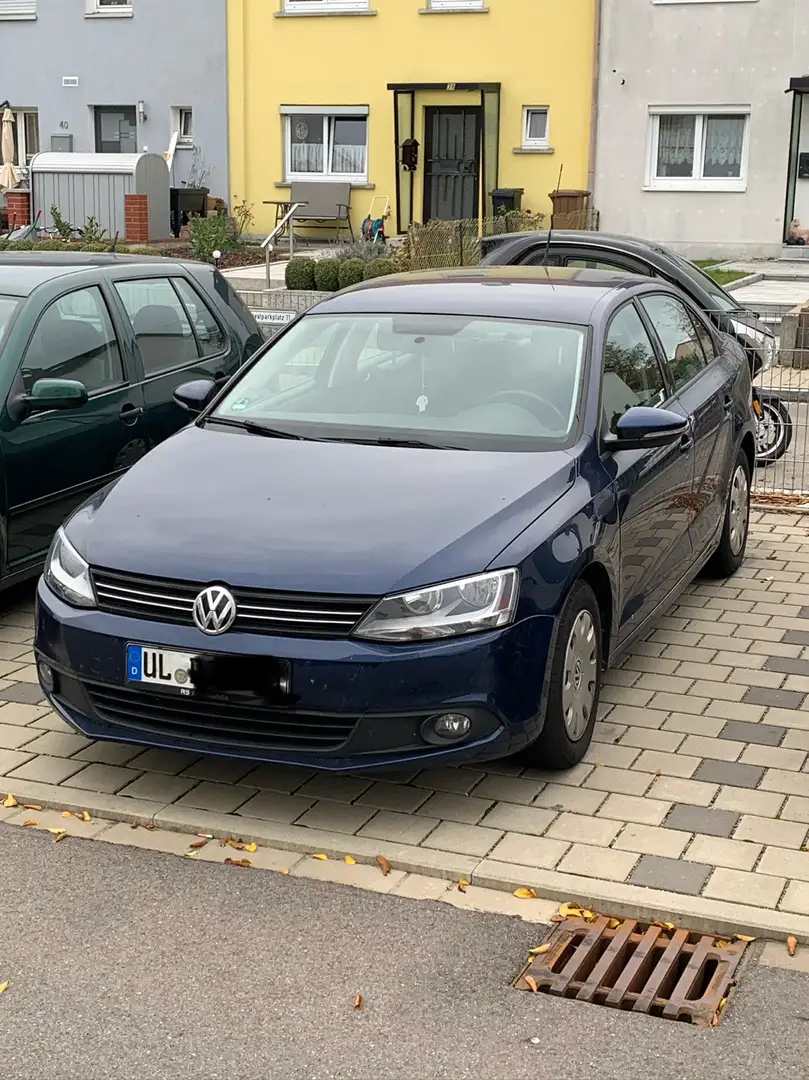 Volkswagen Jetta 1.6 TDI Trendline Modrá - 1