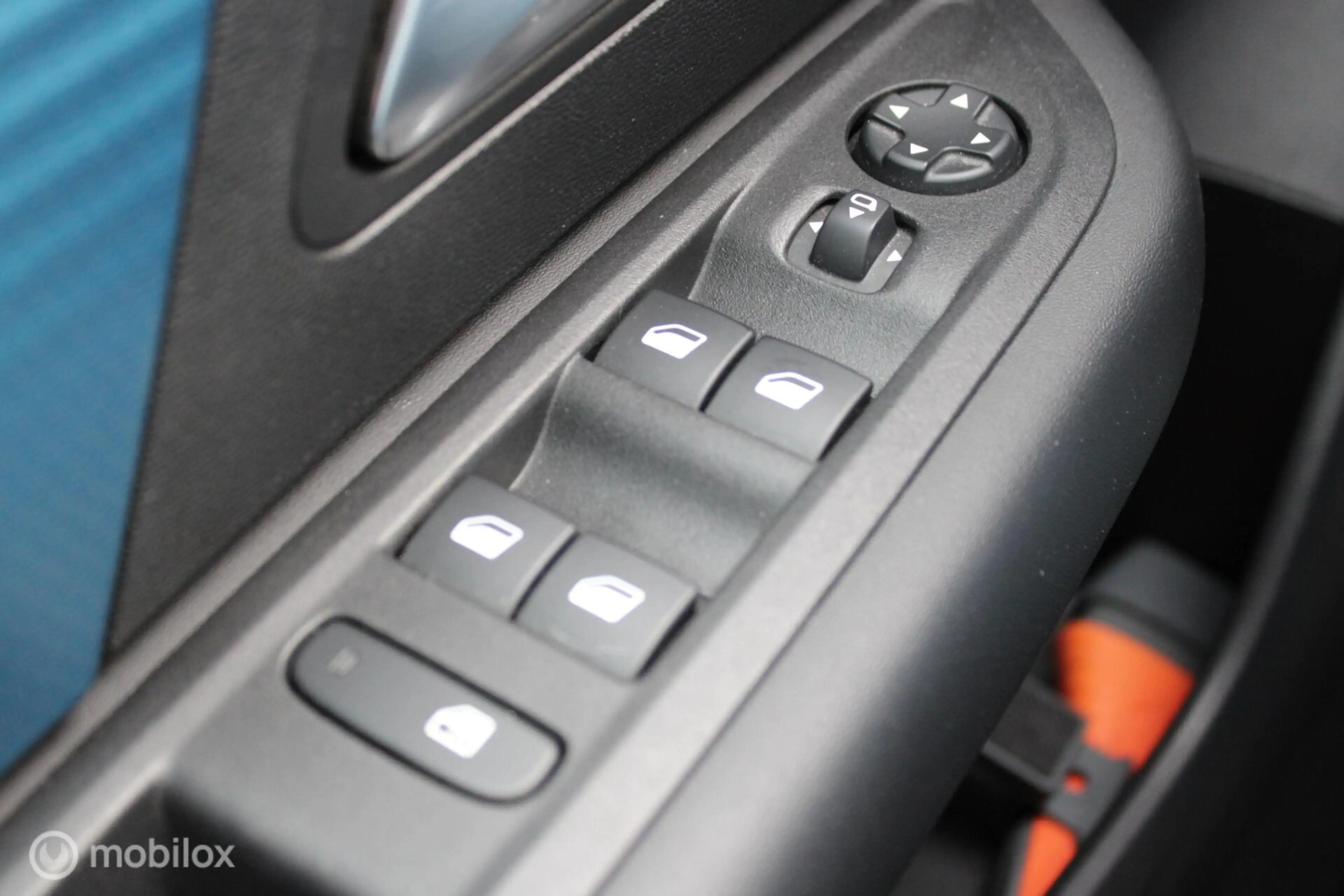 Citroen E-C4 Electric Feel Pack 50 kWh, Head-up display, Half leer/stof, — photo 31