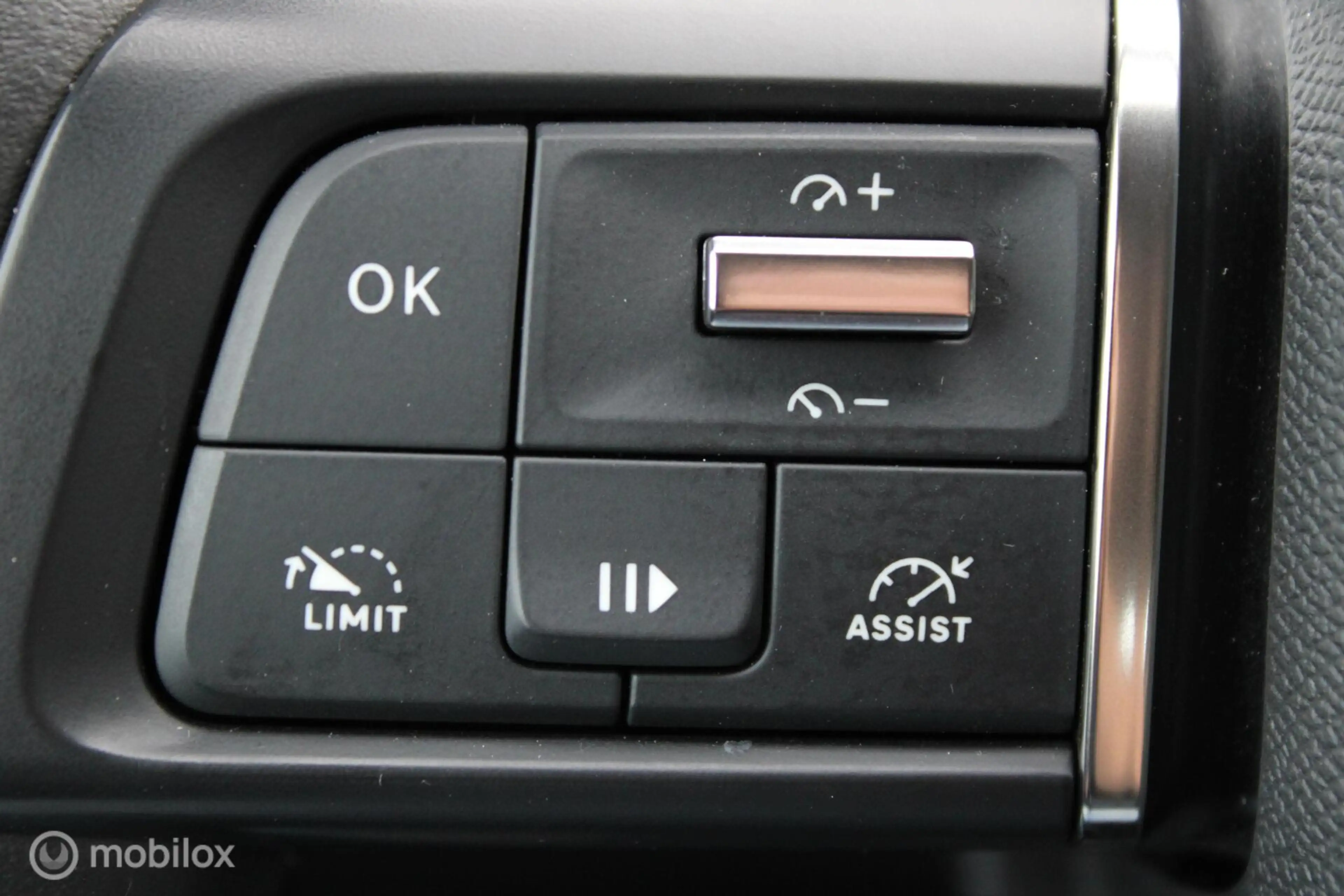 Citroen E-C4 Electric Feel Pack 50 kWh, Head-up display, Half leer/stof, — photo 46