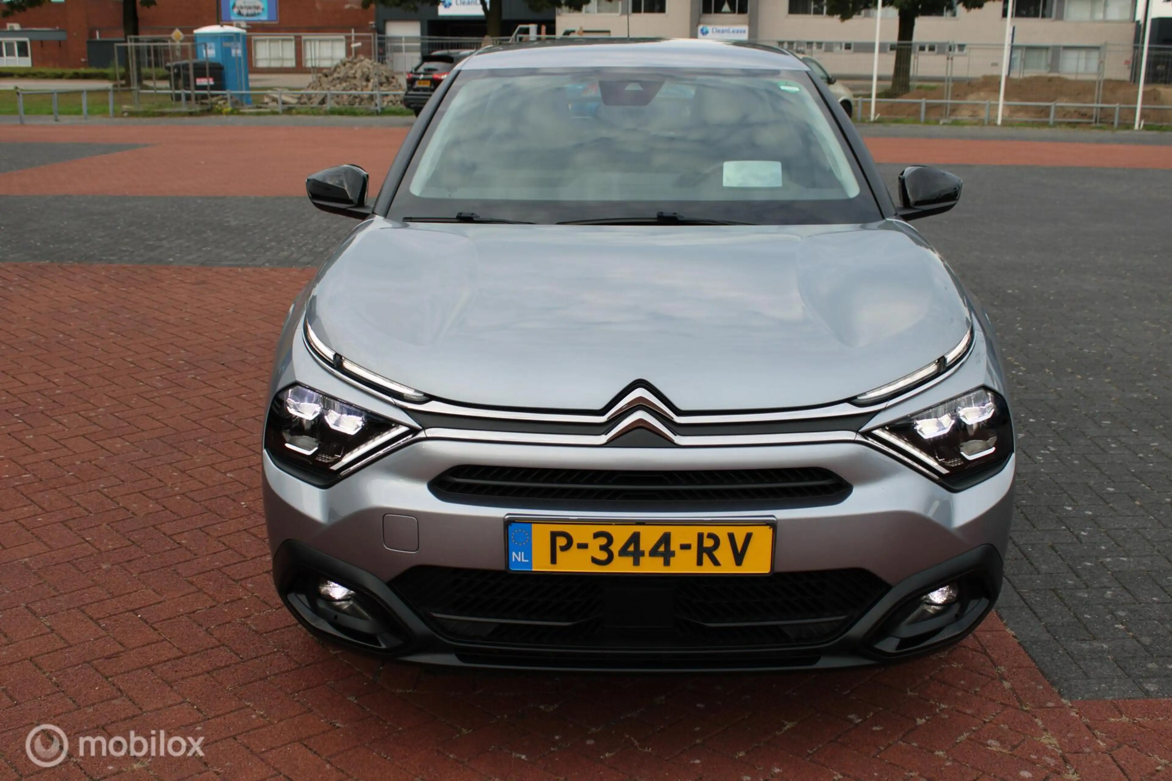 Citroen E-C4 Electric Feel Pack 50 kWh, Head-up display, Half leer/stof, — photo 33