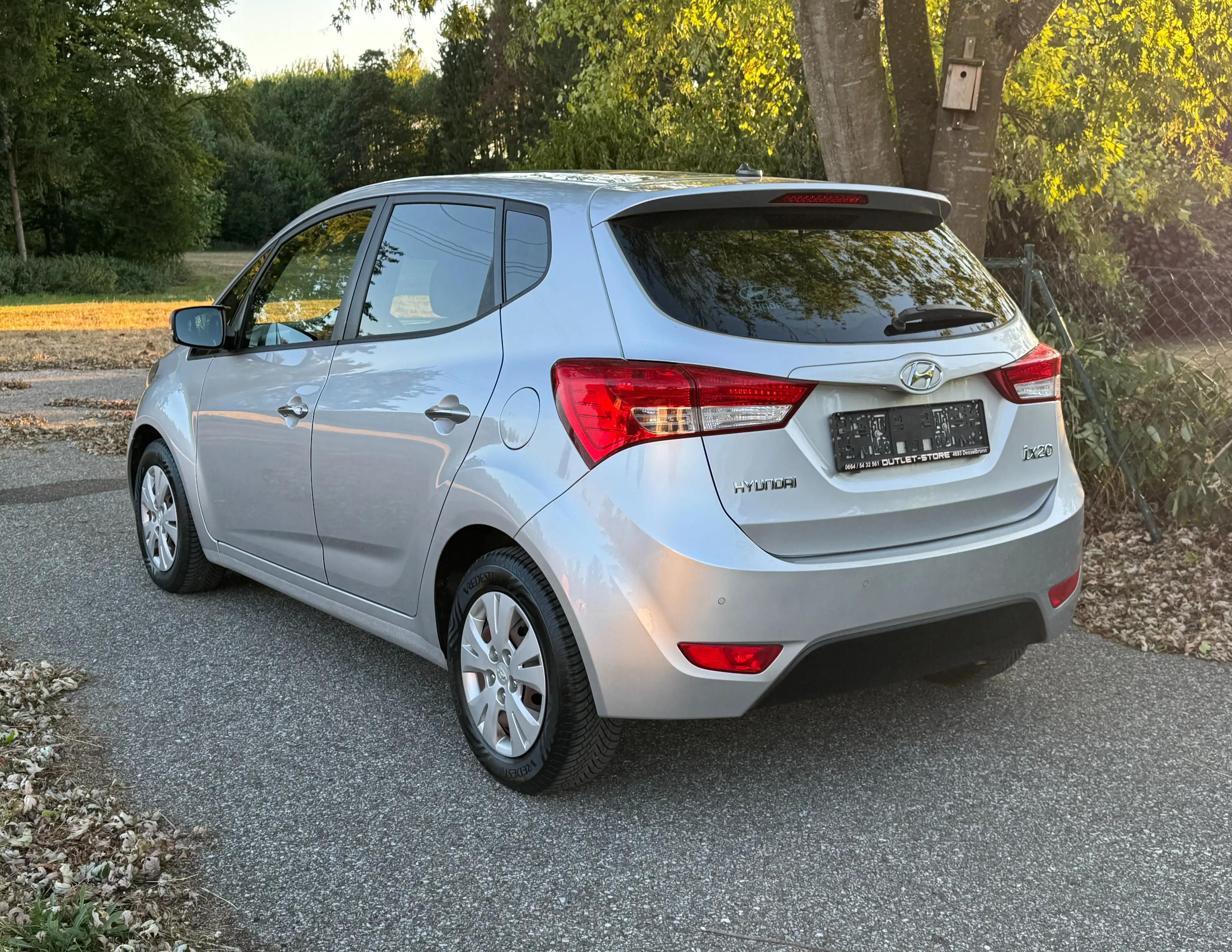 Hyundai iX20 Automatik*Pickerl 06/27*1.Besitz*SHZ*Tempomat* — photo 6