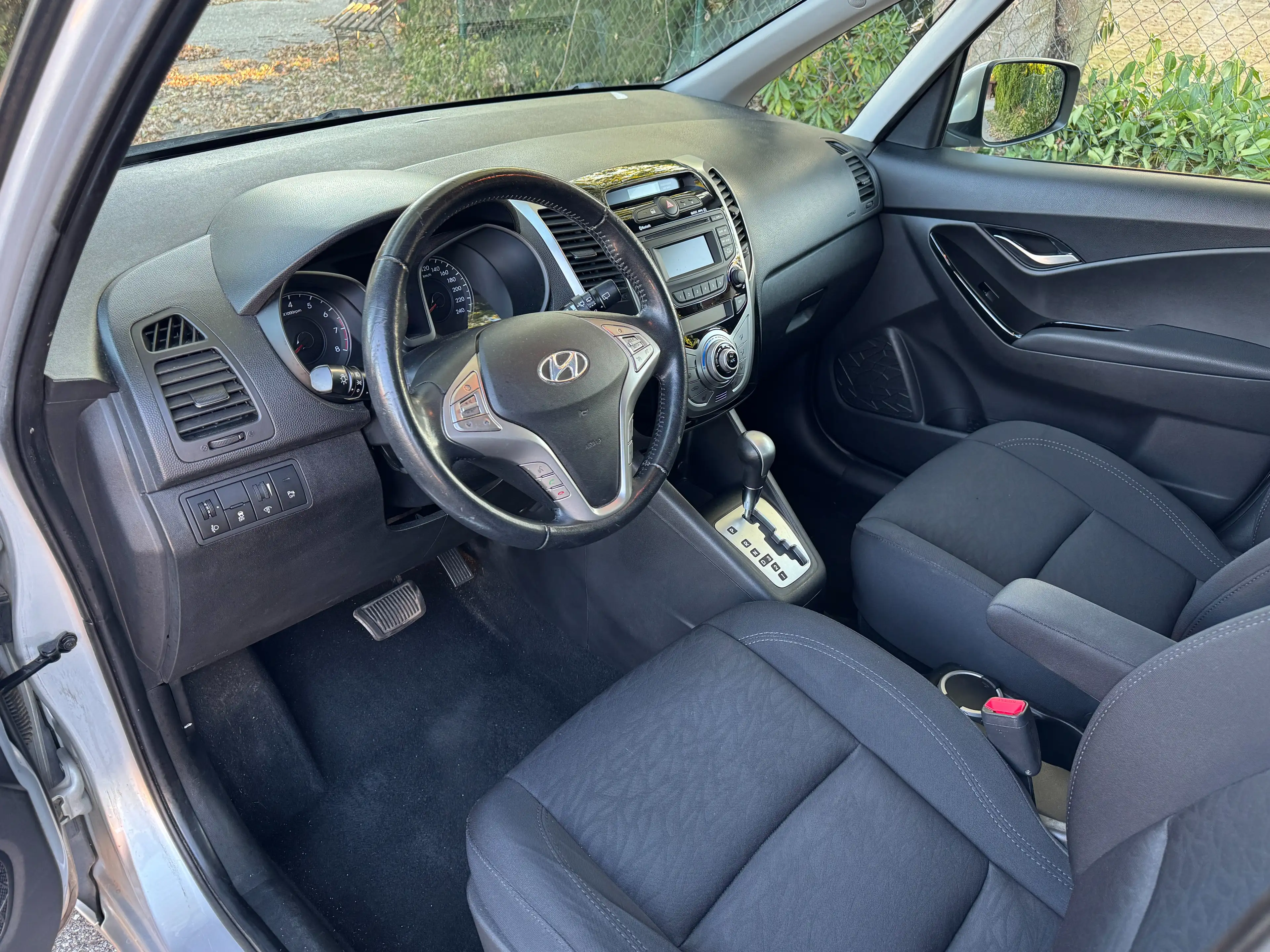 Hyundai iX20 Automatik*Pickerl 06/27*1.Besitz*SHZ*Tempomat* — photo 8