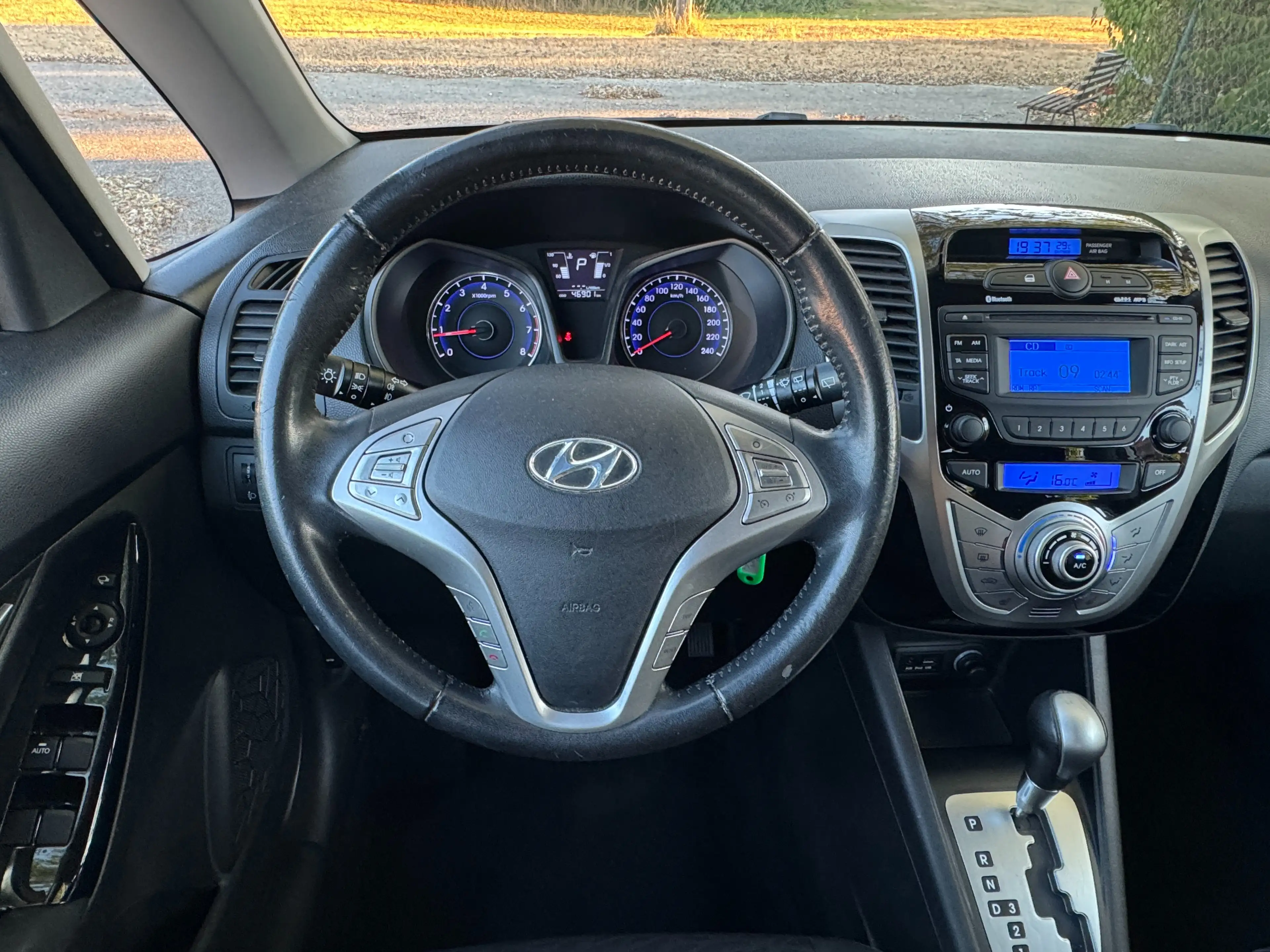 Hyundai iX20 Automatik*Pickerl 06/27*1.Besitz*SHZ*Tempomat* — photo 13