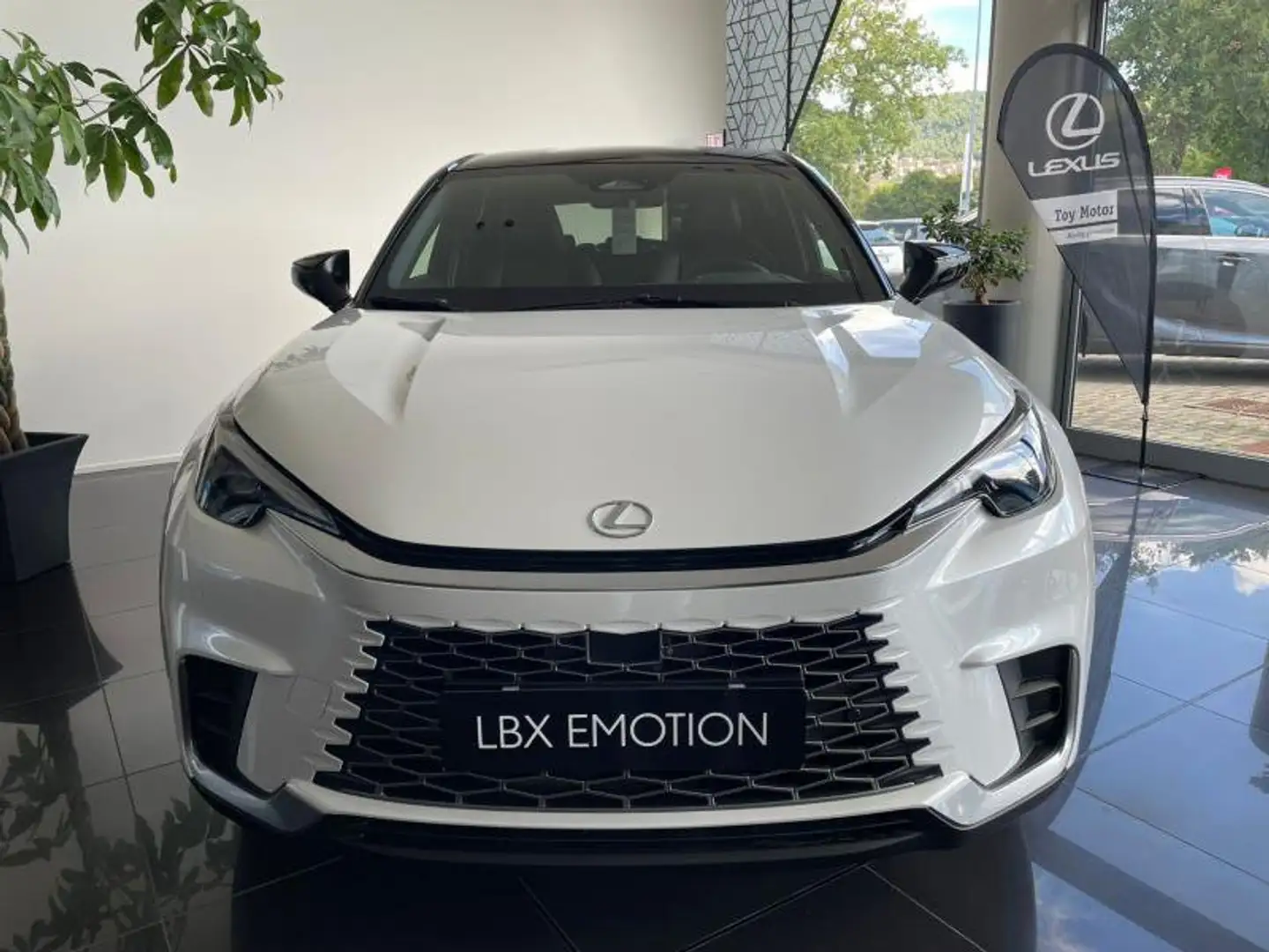 Lexus LBX Hybrid Emotion Bianco - 2