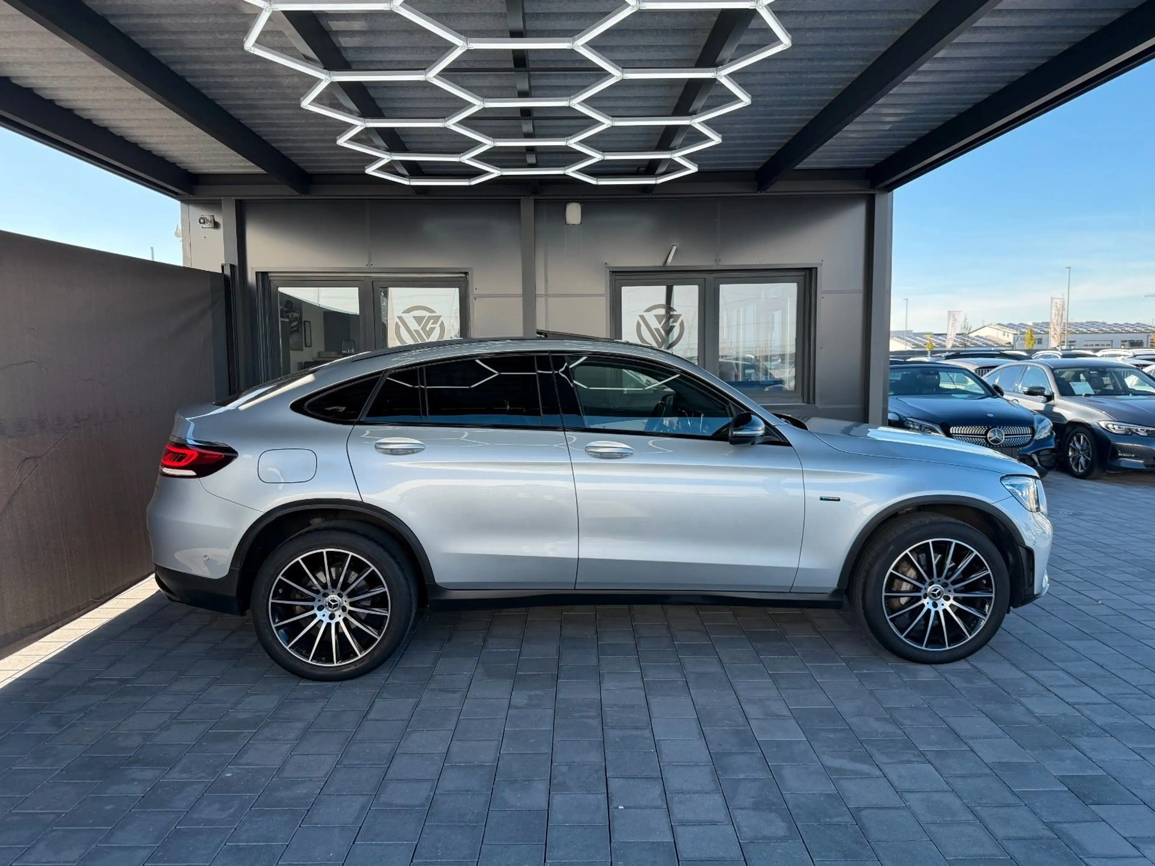 Mercedes-Benz GLC 300 de Coupe 4M*AMG*SB-Dach*360*Mbeam*Wides* — photo 7