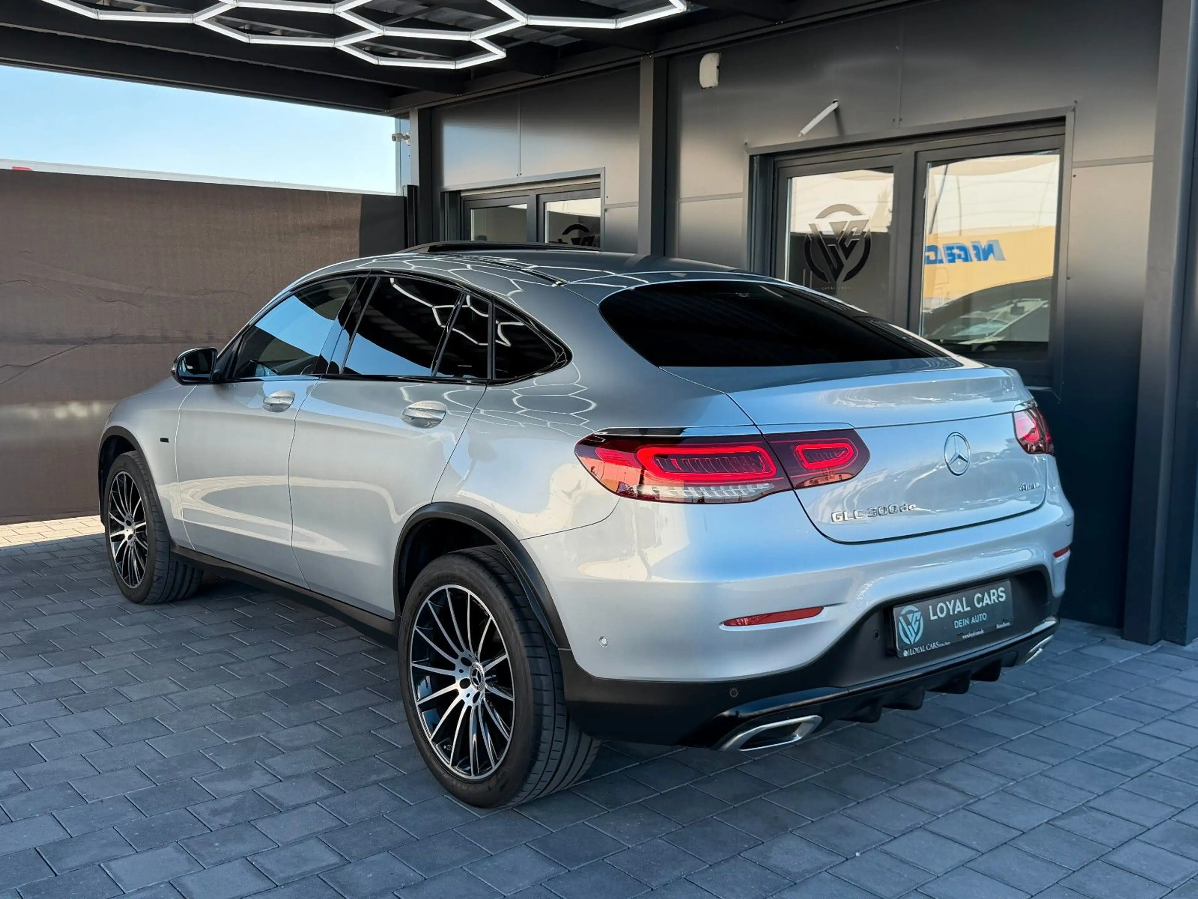 Mercedes-Benz GLC 300 de Coupe 4M*AMG*SB-Dach*360*Mbeam*Wides* — photo 10