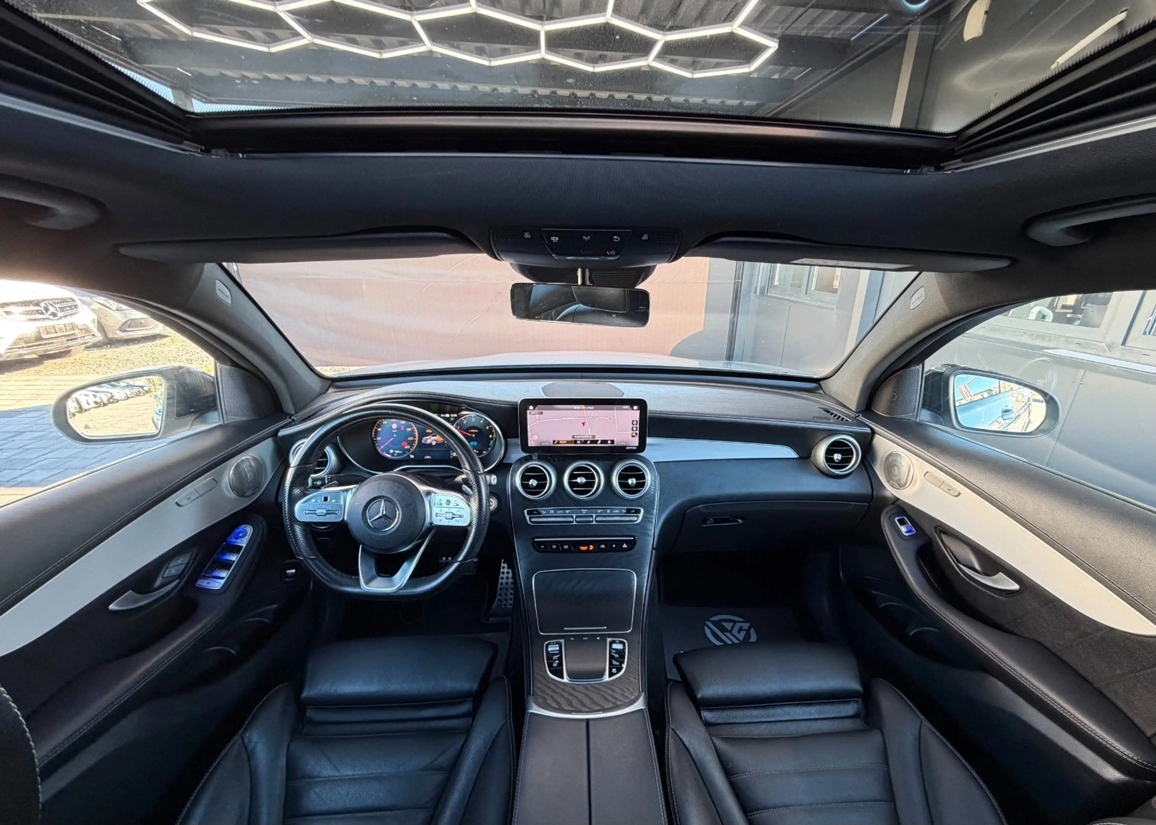 Mercedes-Benz GLC 300 de Coupe 4M*AMG*SB-Dach*360*Mbeam*Wides* — photo 3