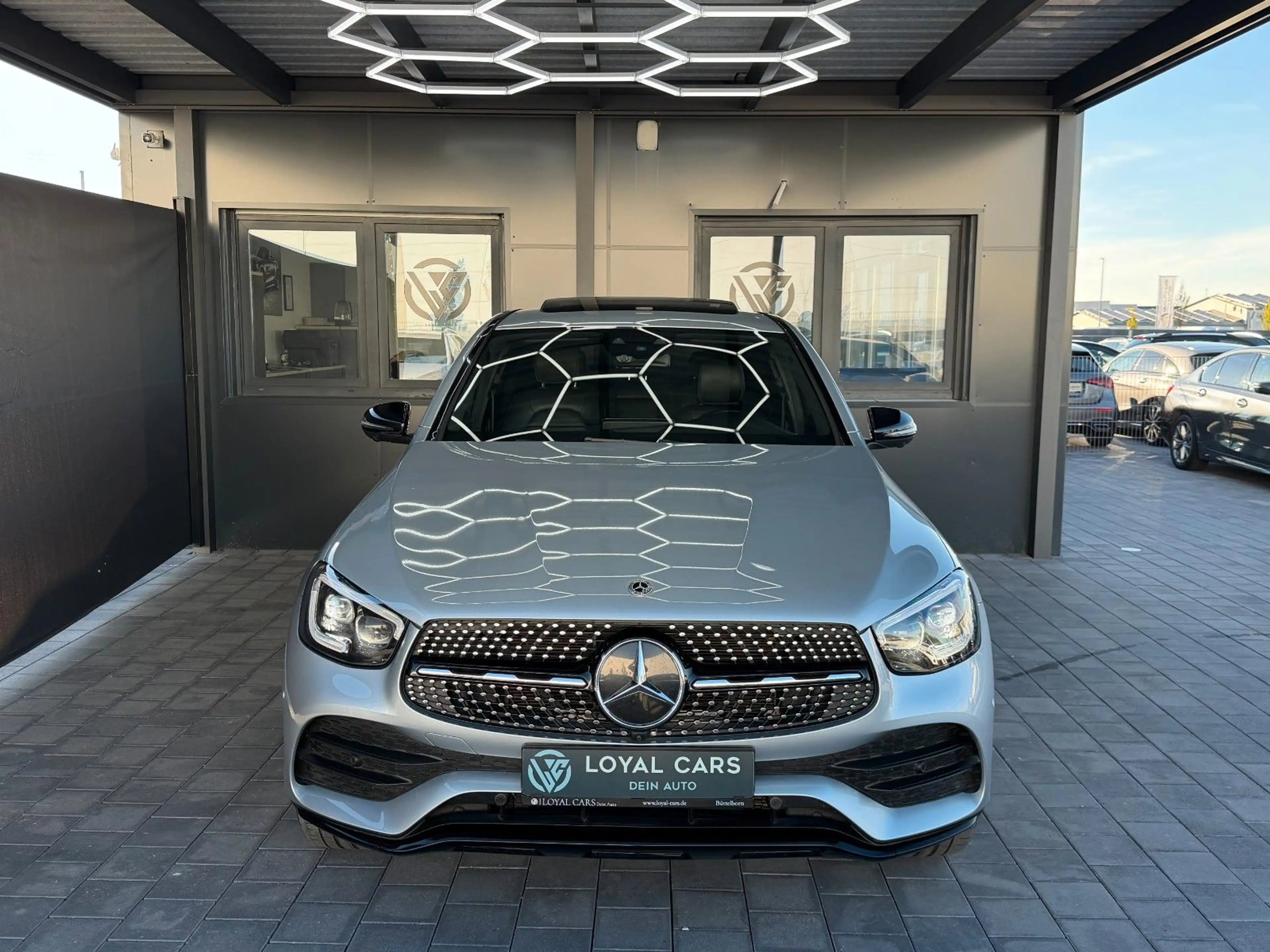 Mercedes-Benz GLC 300 de Coupe 4M*AMG*SB-Dach*360*Mbeam*Wides* — photo 2
