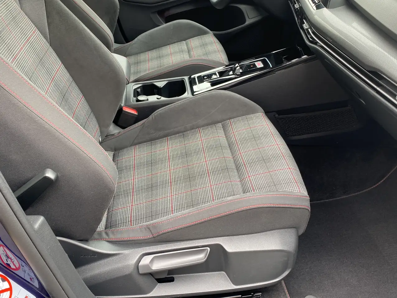 Volkswagen Golf 2.0 TSI GTI DSG*Standheizung*19 Zoll*HeadUp 13