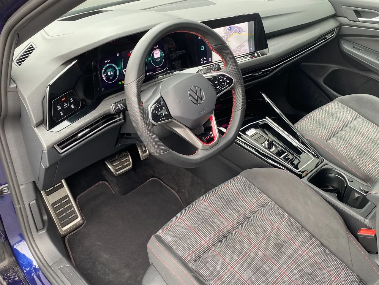 Volkswagen Golf 2.0 TSI GTI DSG*Standheizung*19 Zoll*HeadUp 9