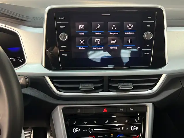 Volkswagen T-Roc view 13