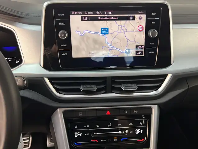 Volkswagen T-Roc view 10