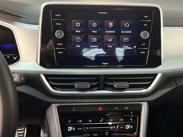 Volkswagen T-Roc view 14