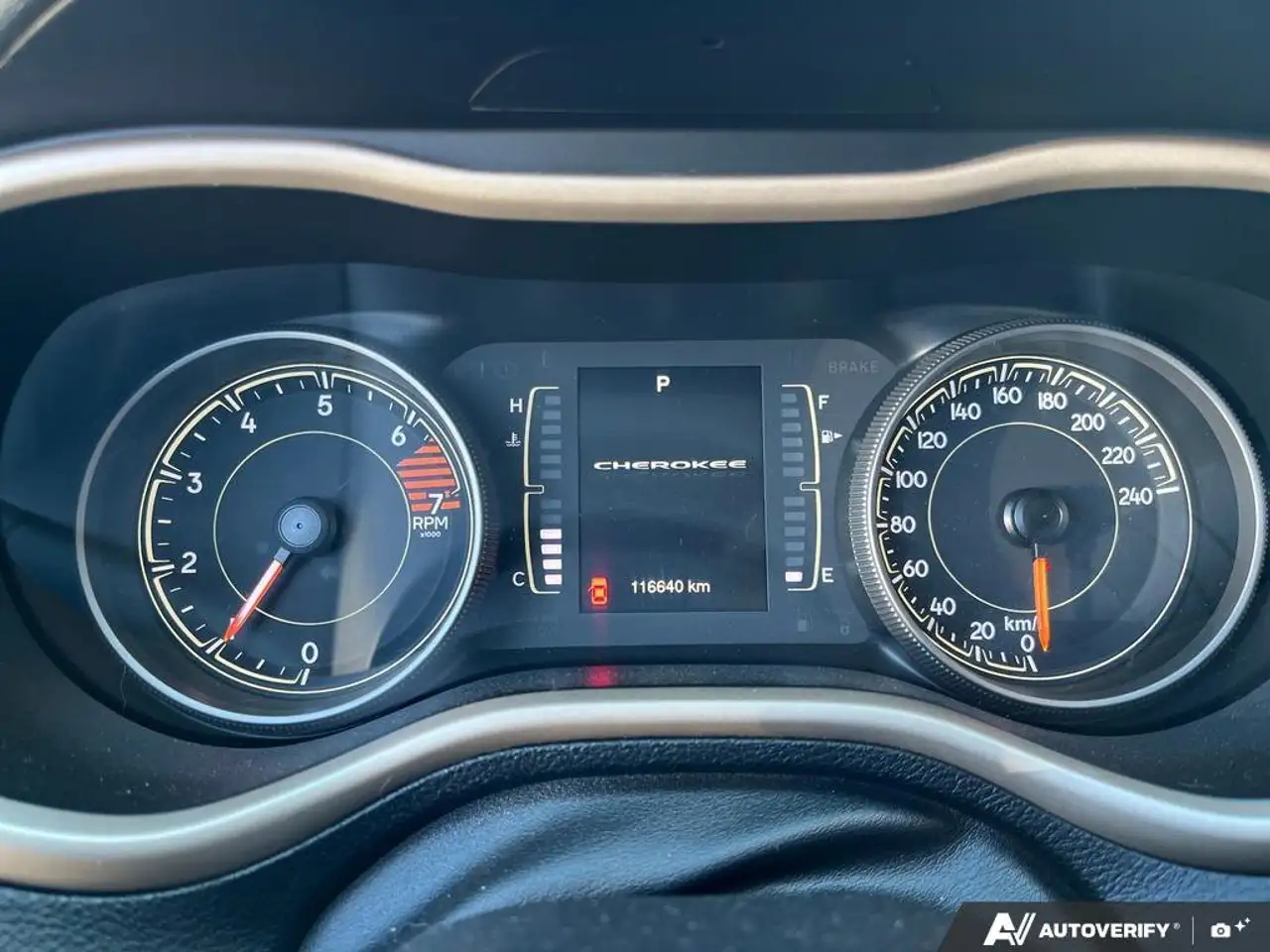 Jeep Cherokee снимка Jeep Cherokee