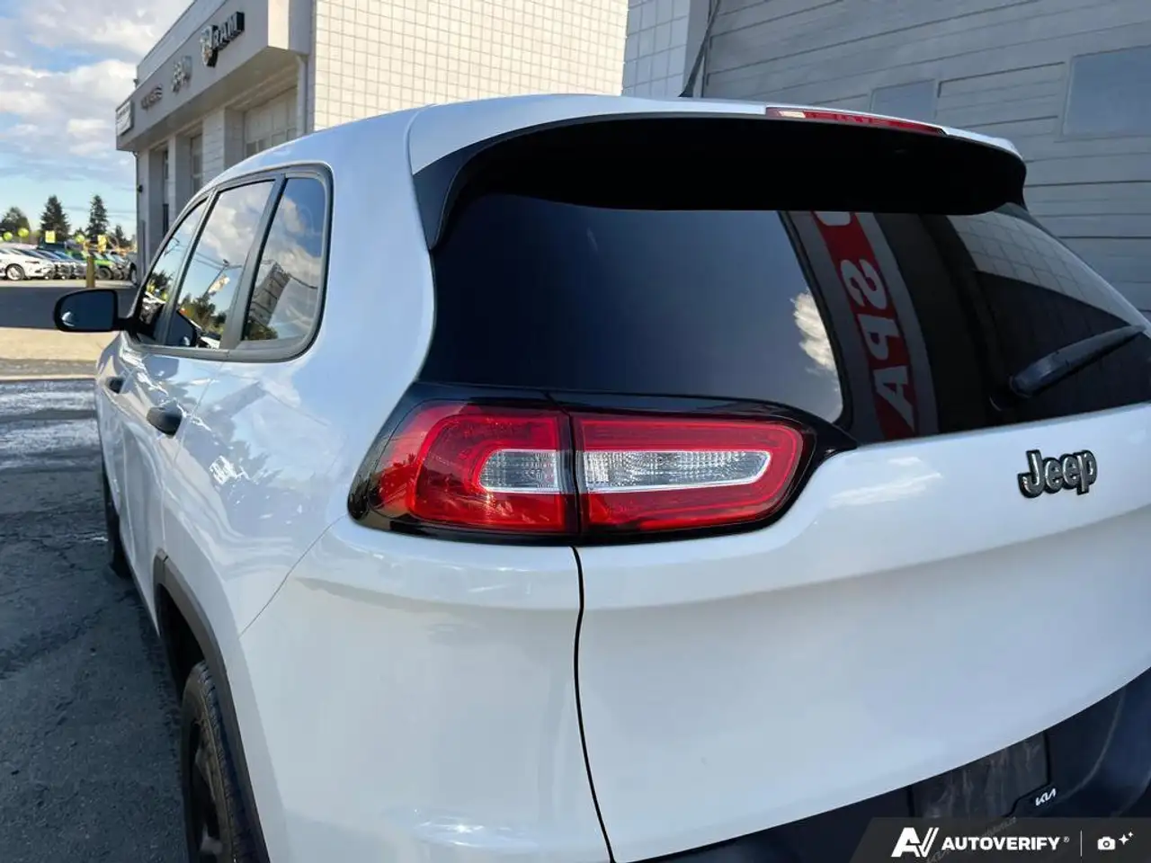 Jeep Cherokee снимка Jeep Cherokee