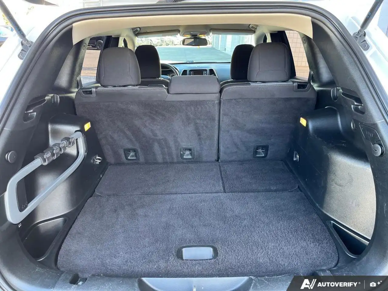 Jeep Cherokee снимка Jeep Cherokee