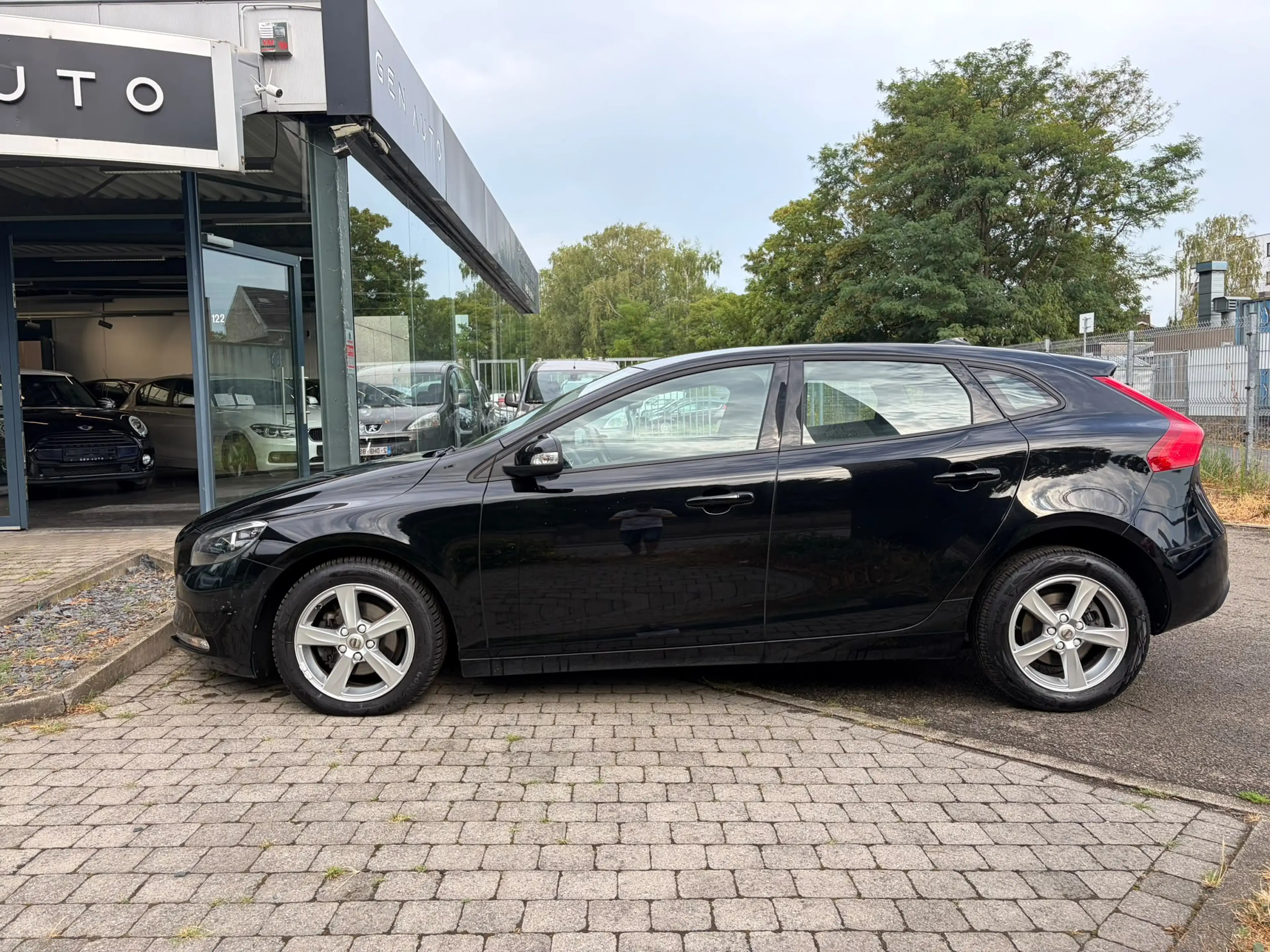 Volvo V40 2.0 D2 Eco Kinetic GPS Airco PDC * 12 MOIS GARANTIE * — photo 8