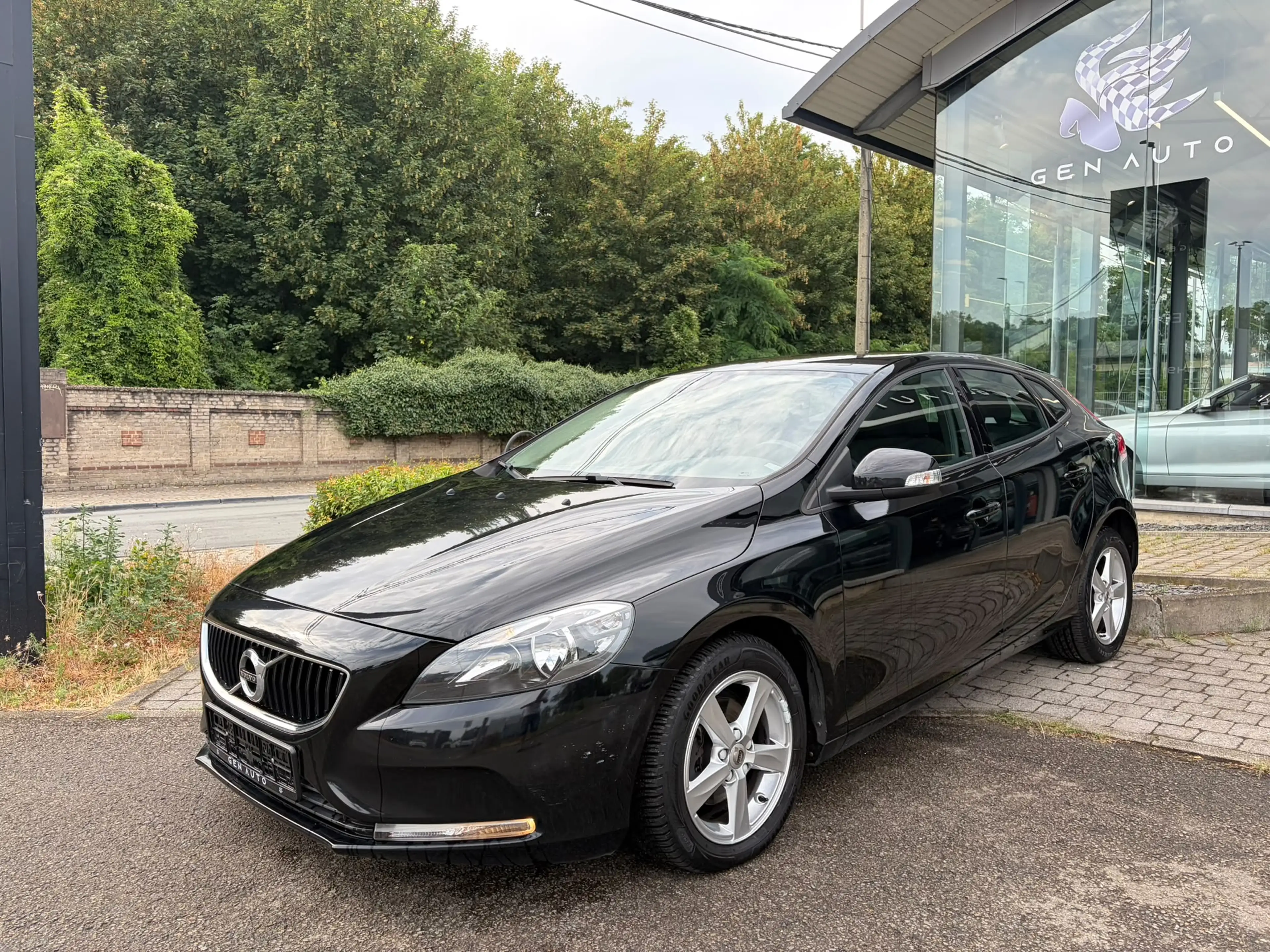 Volvo V40 2.0 D2 Eco Kinetic GPS Airco PDC * 12 MOIS GARANTIE * — photo 3