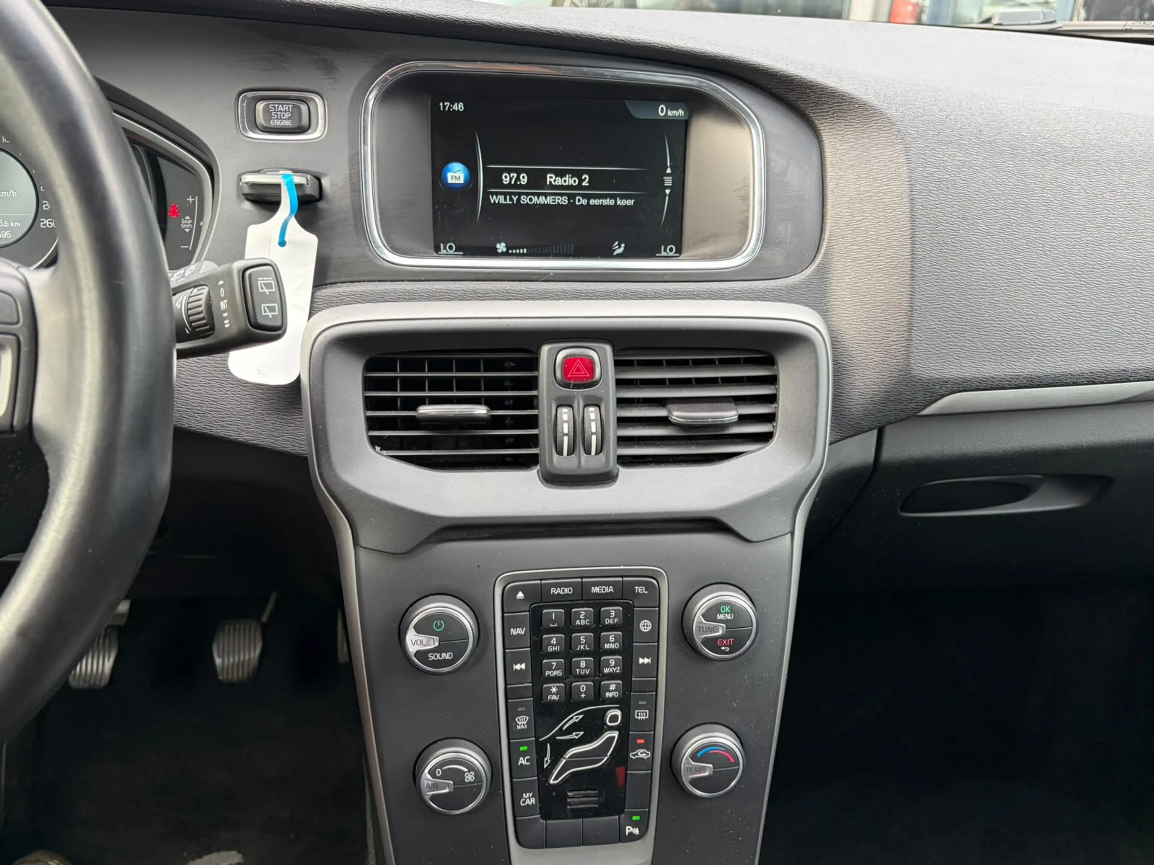 Volvo V40 2.0 D2 Eco Kinetic GPS Airco PDC * 12 MOIS GARANTIE * — photo 11
