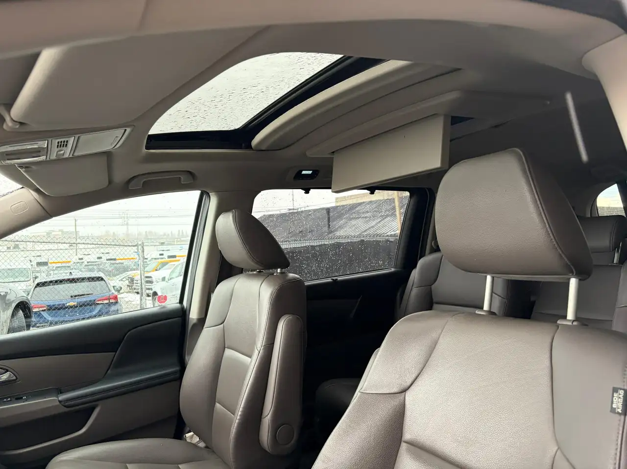 Honda Odyssey снимка Honda Odyssey