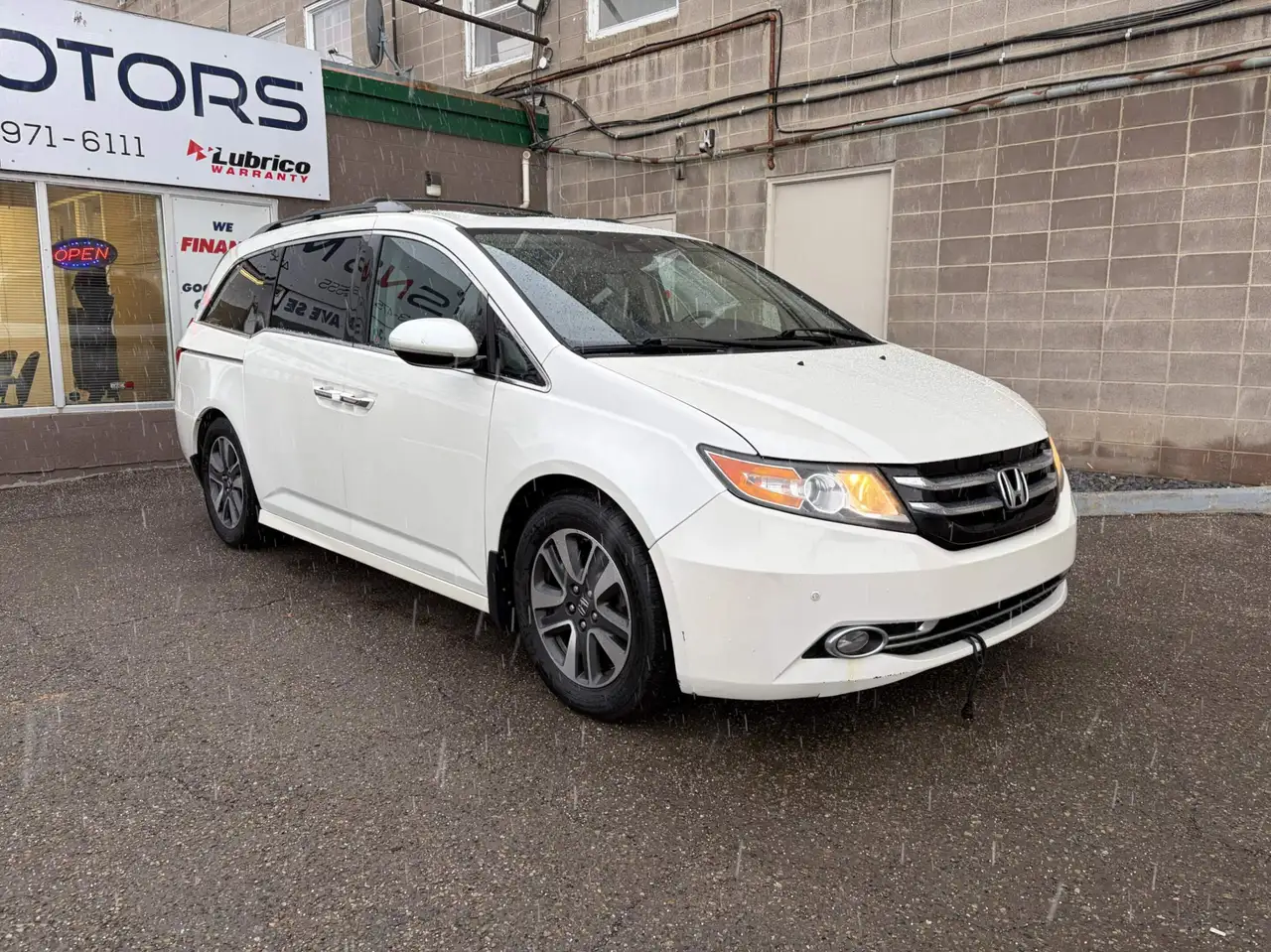 Honda Odyssey снимка Honda Odyssey