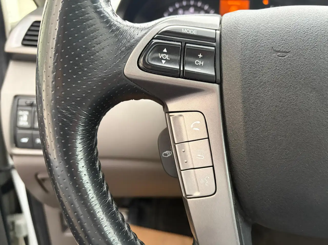 Honda Odyssey снимка Honda Odyssey