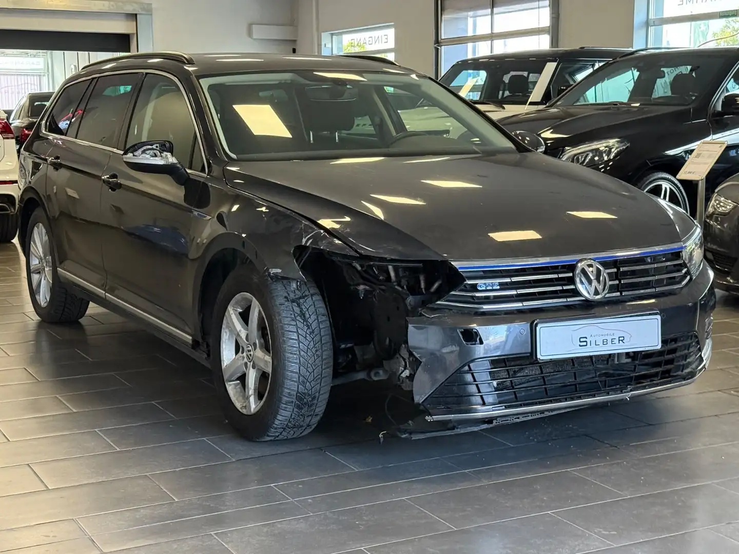 Volkswagen Passat Variant GTE Grau - 2