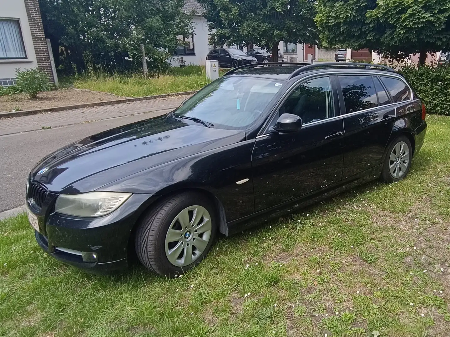 BMW 318 Touring 318 d Zwart - 2