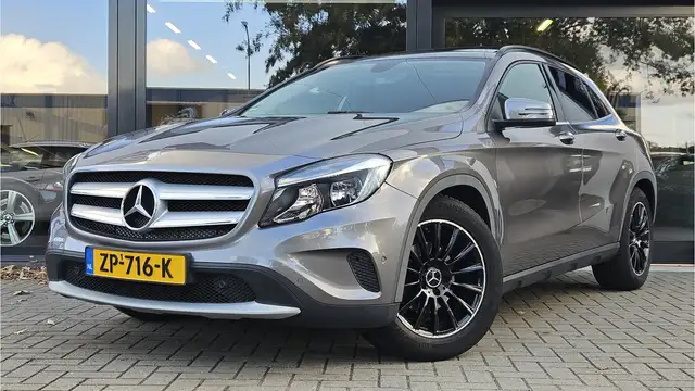 Mercedes-Benz GLA 200 Prestige + PANO DAK + CAMERA + HALF LEER + LM VELG