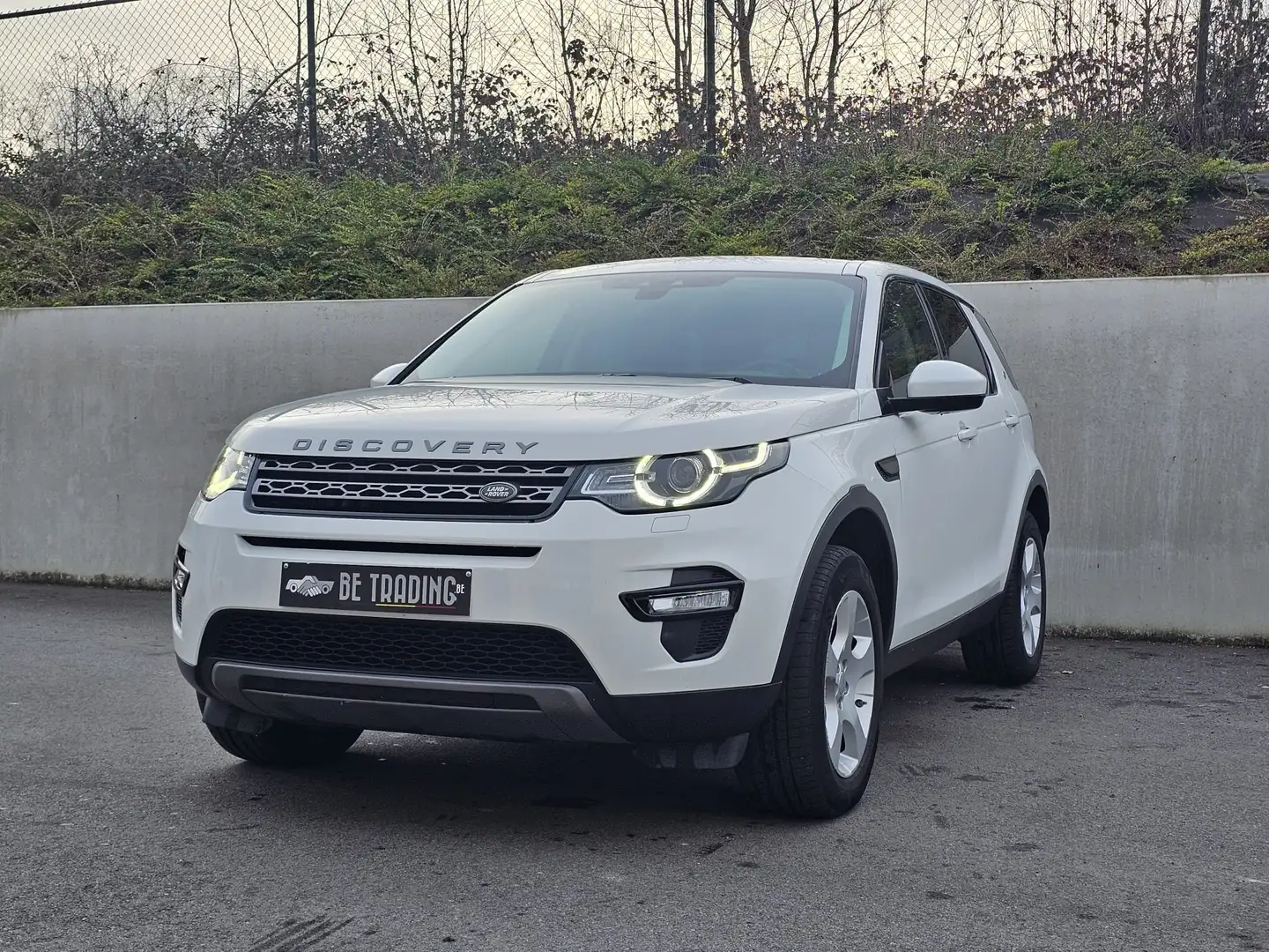 Land Rover Discovery Sport 2.0 TD4 Pure*CUIR*CLIM*NAVI*TOIT PANO* Blanc - 1