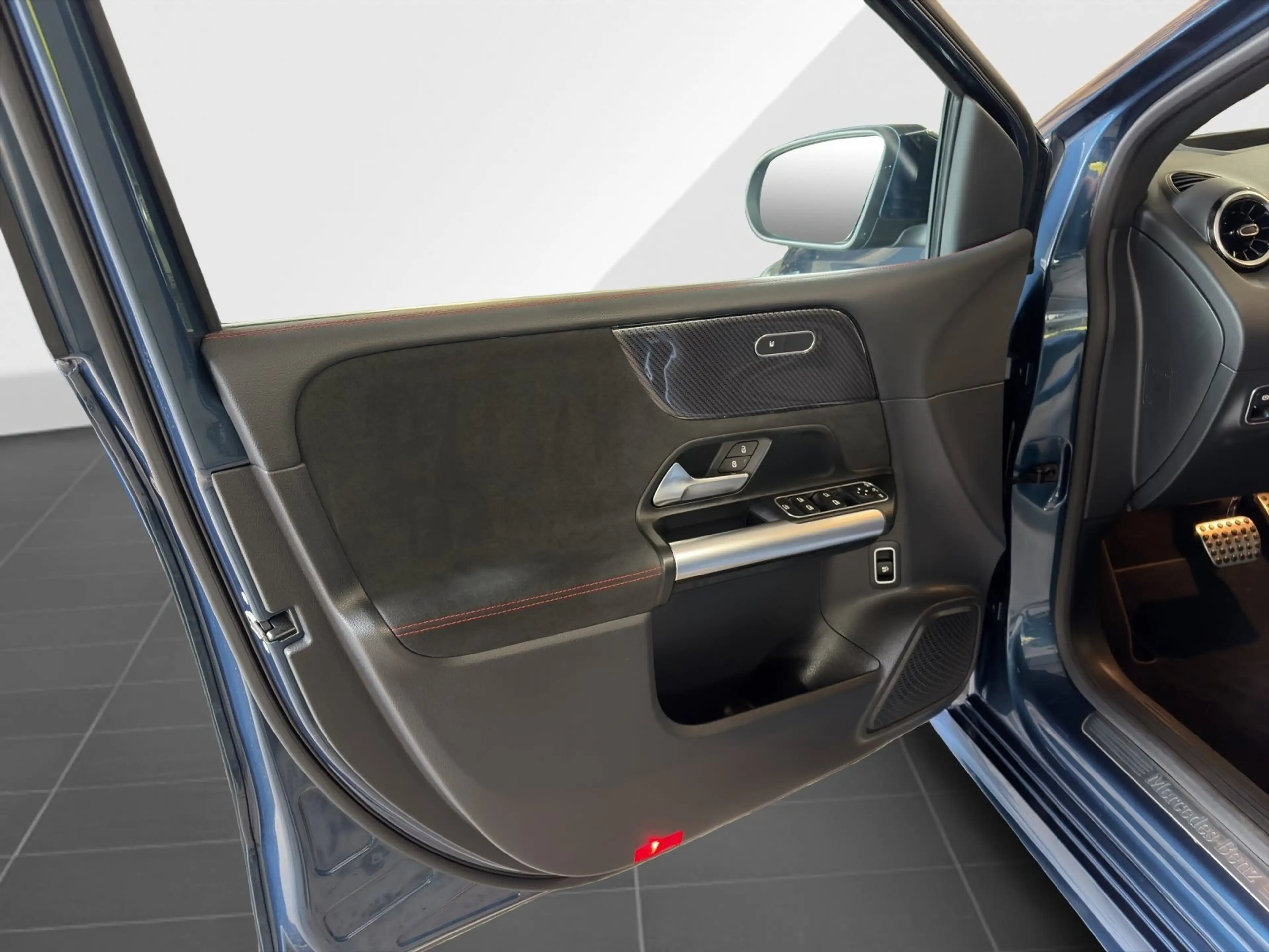 Mercedes-Benz B 250 4Matic| 7G-DCT| AMG Line| Head Up| Sthzg| Ahk — photo 10