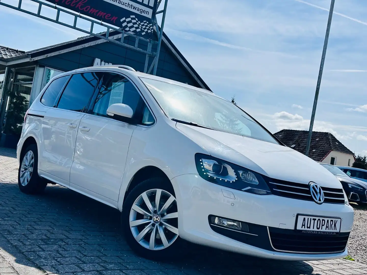 Volkswagen Sharan Highline BMT *LEDER*7SITZE*KAMERA*DSG* Weiß - 1