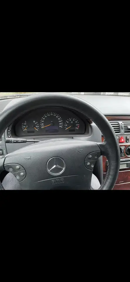 Mercedes-Benz E 200 Elegance, foto 4
