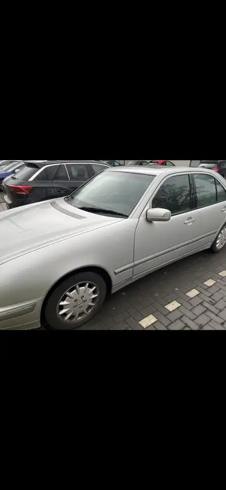 Mercedes-Benz E 200 Elegance, foto 6