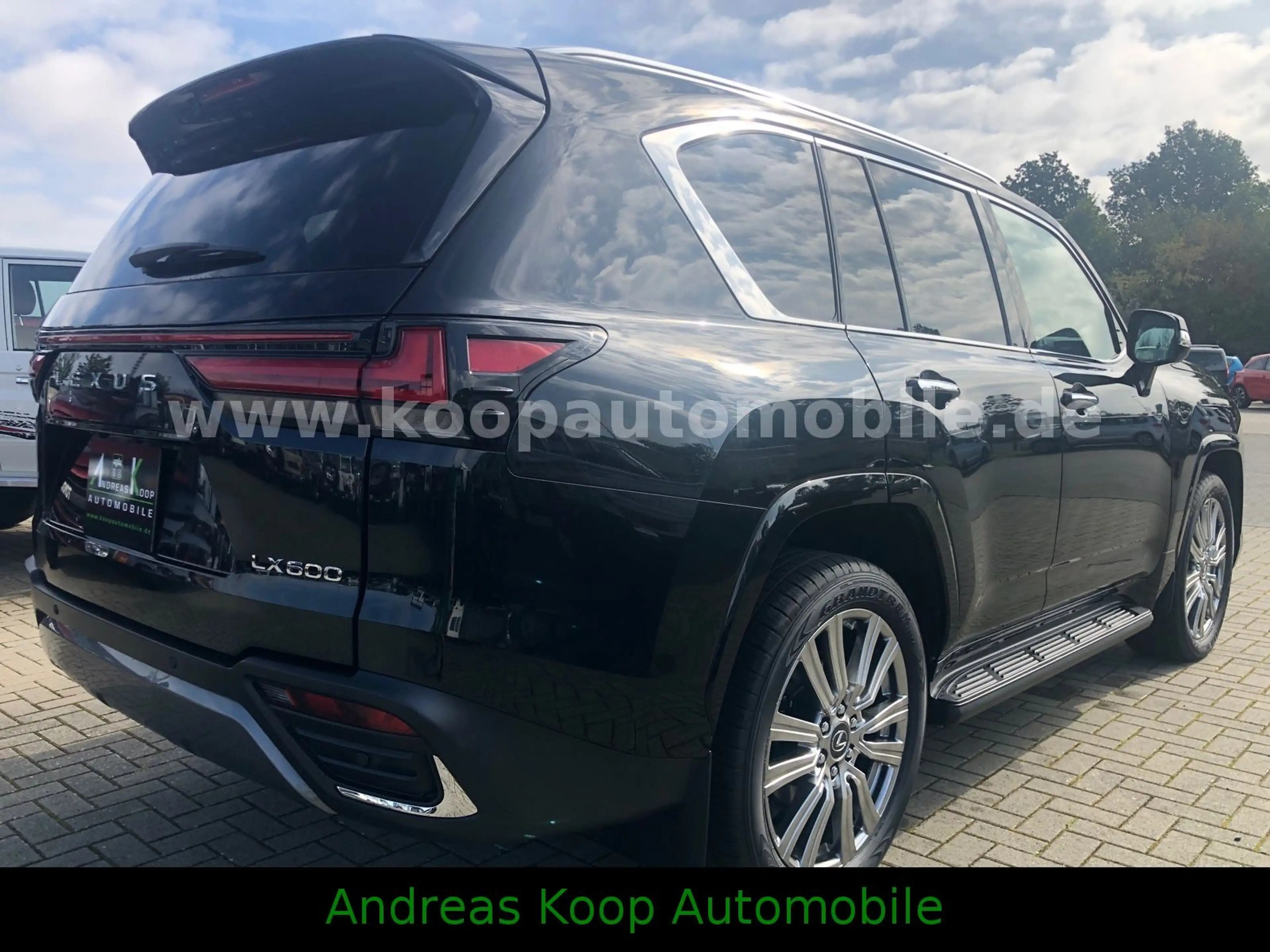 Lexus LX 700h Superior VIP+ 4-Sitzer — photo 3