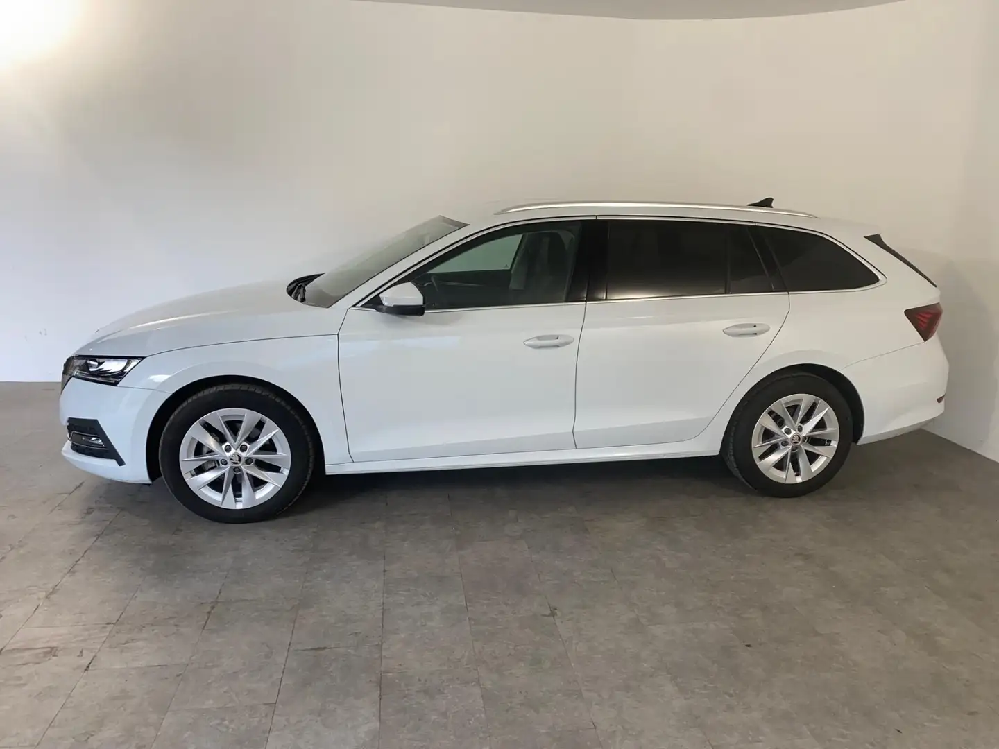 Skoda Octavia Combi 2.0 TDI DPF Style 85 kW (116 PS), Schalt.... Weiß - 2