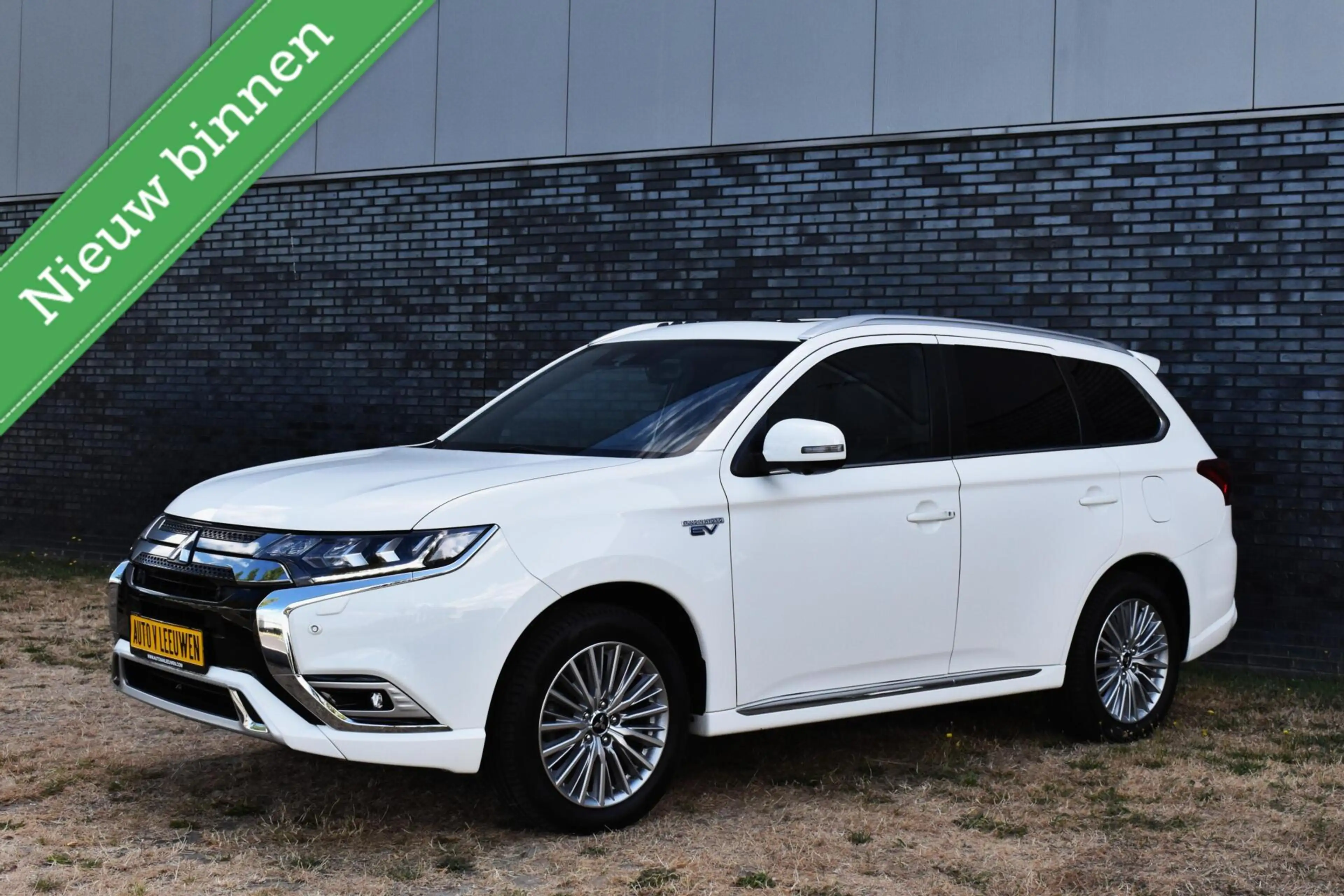Mitsubishi Outlander 2.4 PHEV Diamand Edition LEDER VOL! 360º/PANORAMAD — photo 36